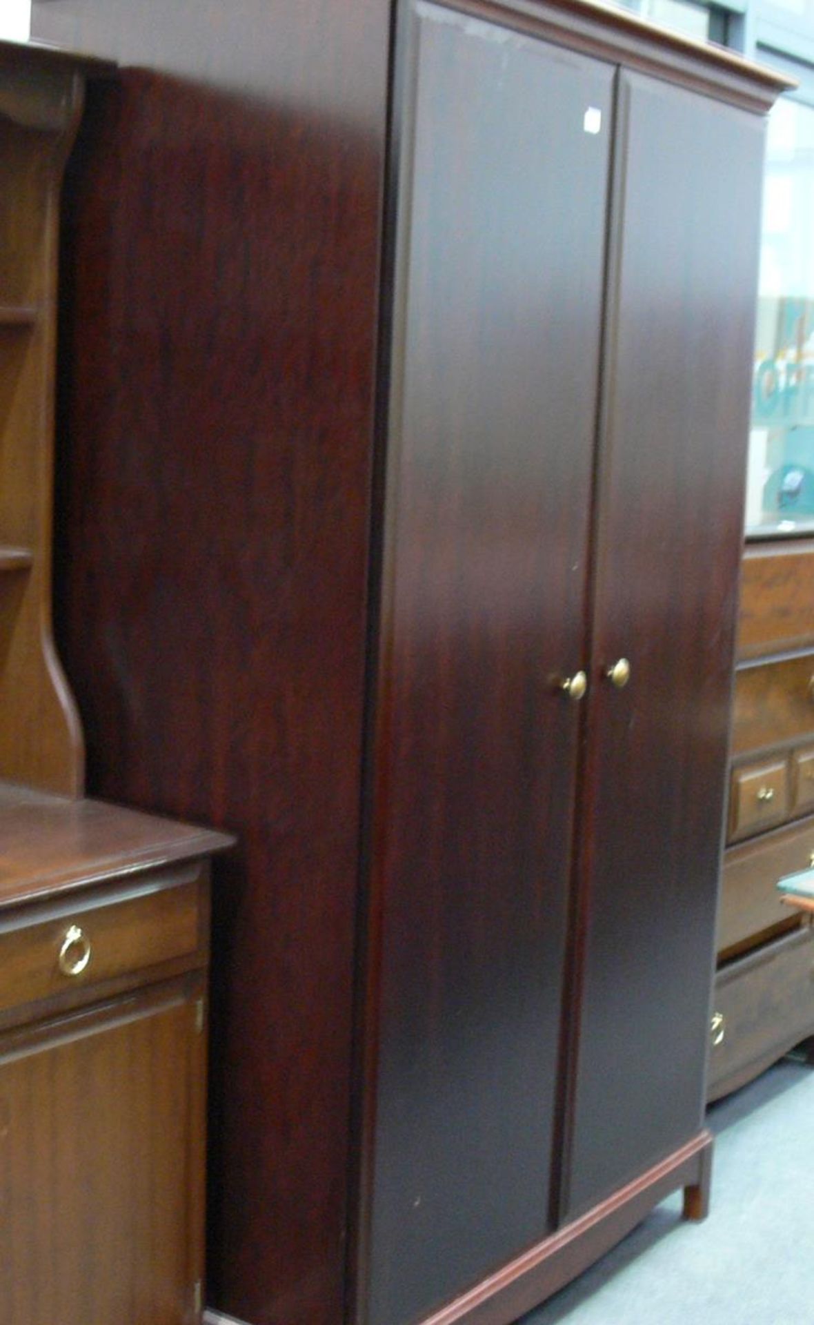 A Stag Mahogany Five Piece Bedroom suit - Double wardrobe, seven drawer chest, four drawers - Image 2 of 6