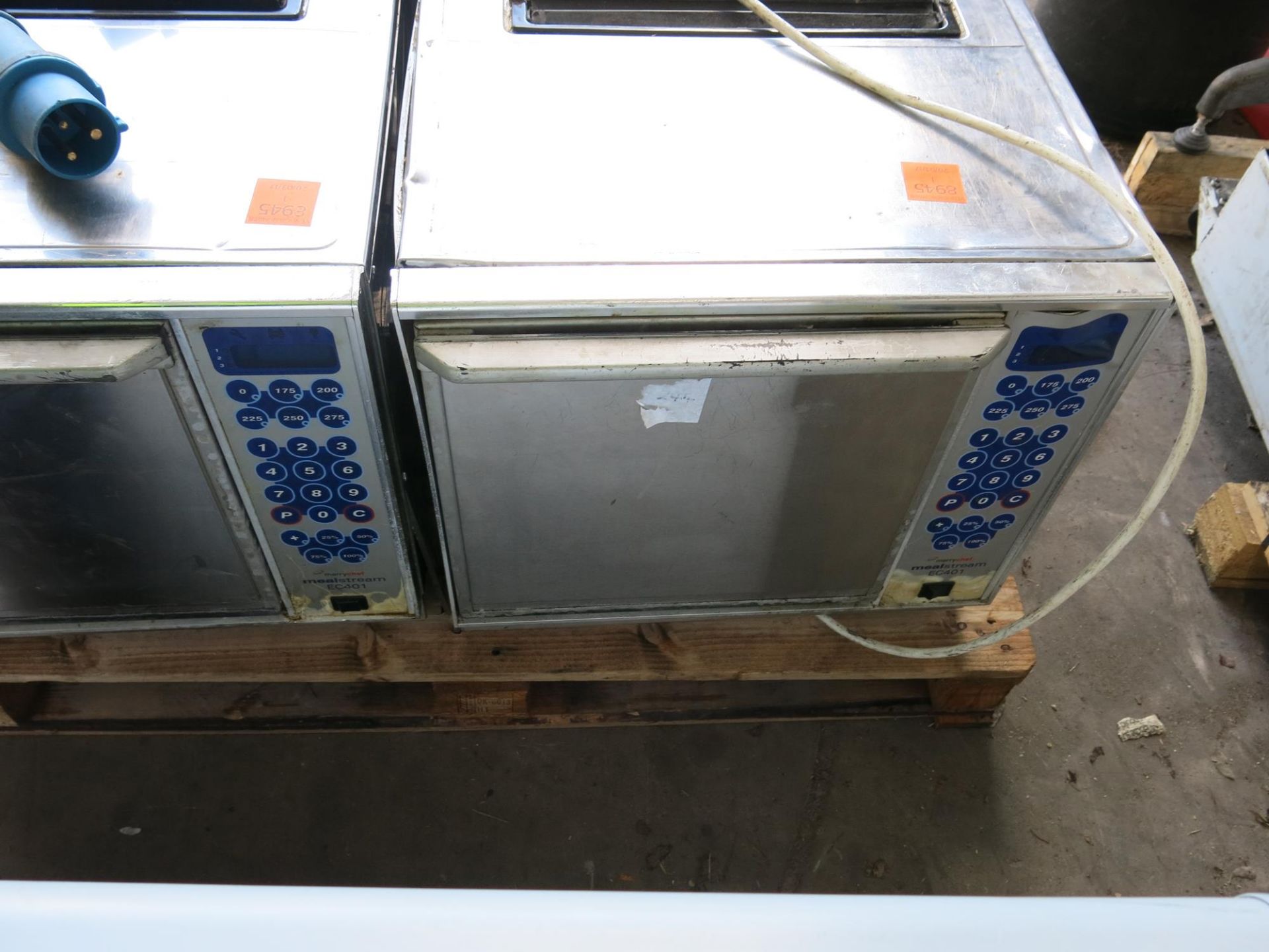 *4 x Mealstream EC401 Microwaves (spares or repair). Please note this lot has a £10 +VAT lift out - Image 3 of 4