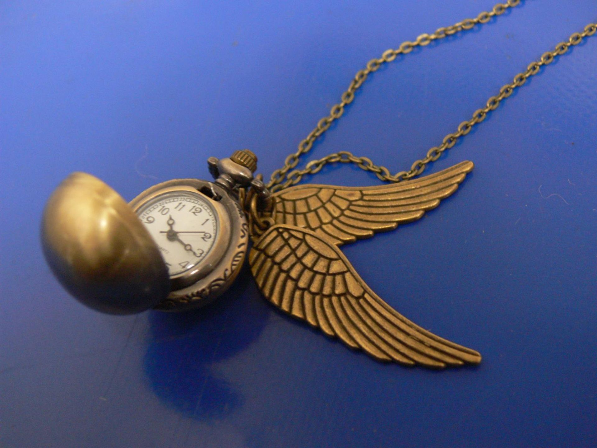 48 x Harry Potter 'Golden Snitch' clocks (est £25-£35) - Image 2 of 3