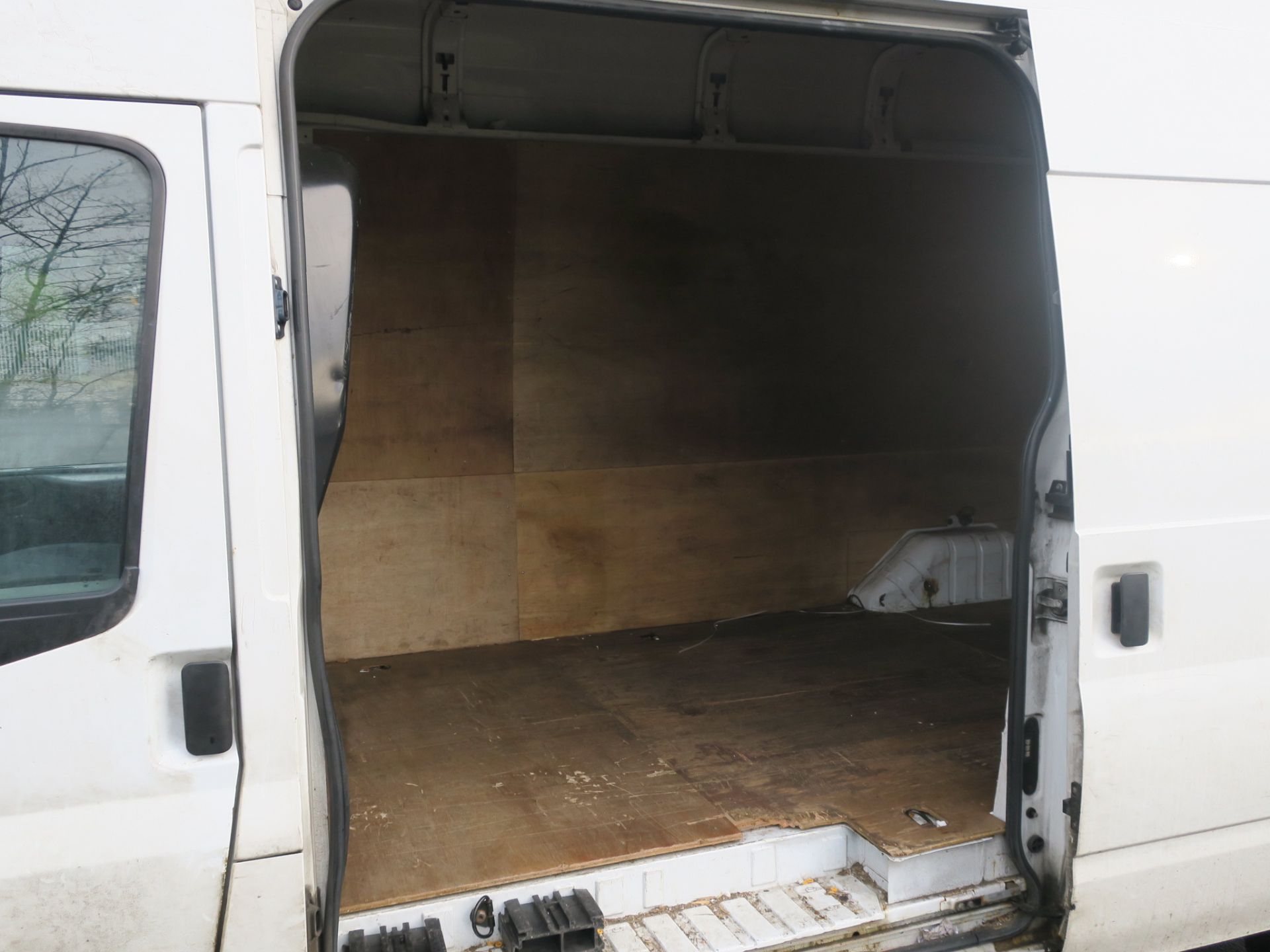 * 2009 Ford Transit 115 T350L RWD Panel Van with single side load door; Registration: VO59 EZJ; - Bild 12 aus 14