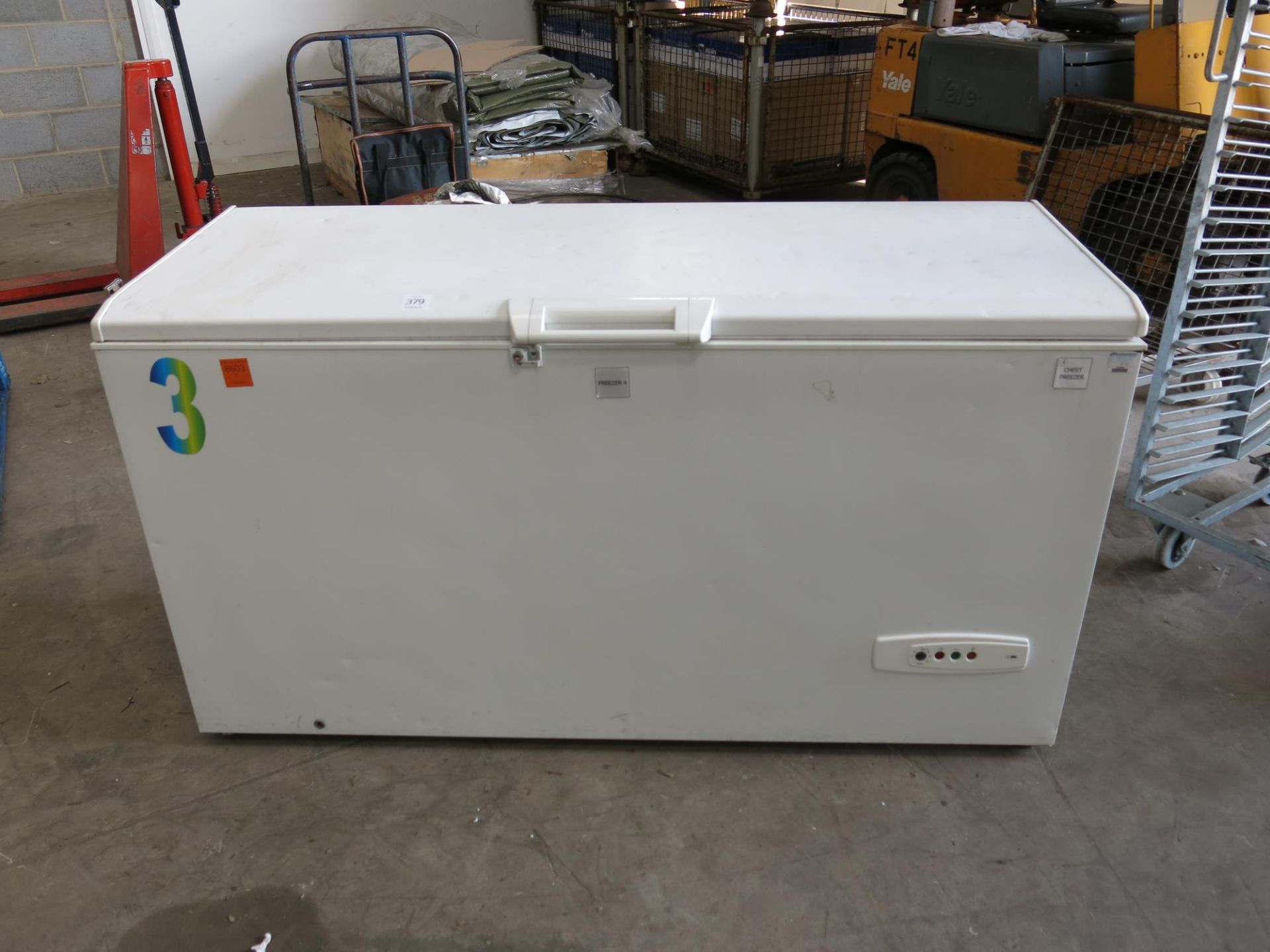 *A Whirlpool WCN 17-8 chest freezer. Please note this lot has a £5 +VAT lift out charge.