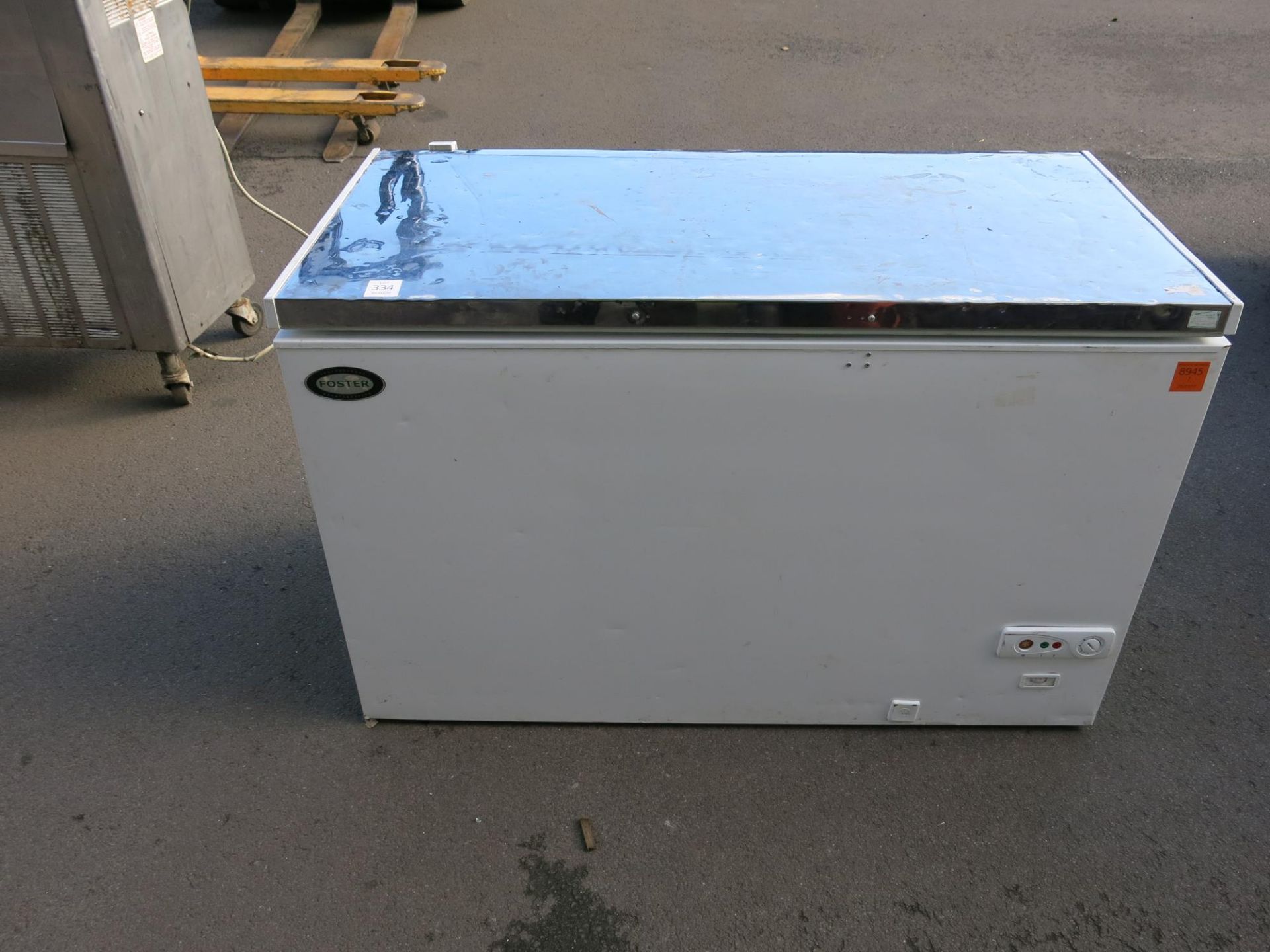 *A Foster chest freezer (spares or repair). Please note this lot has a £10 +VAT lift out charge.