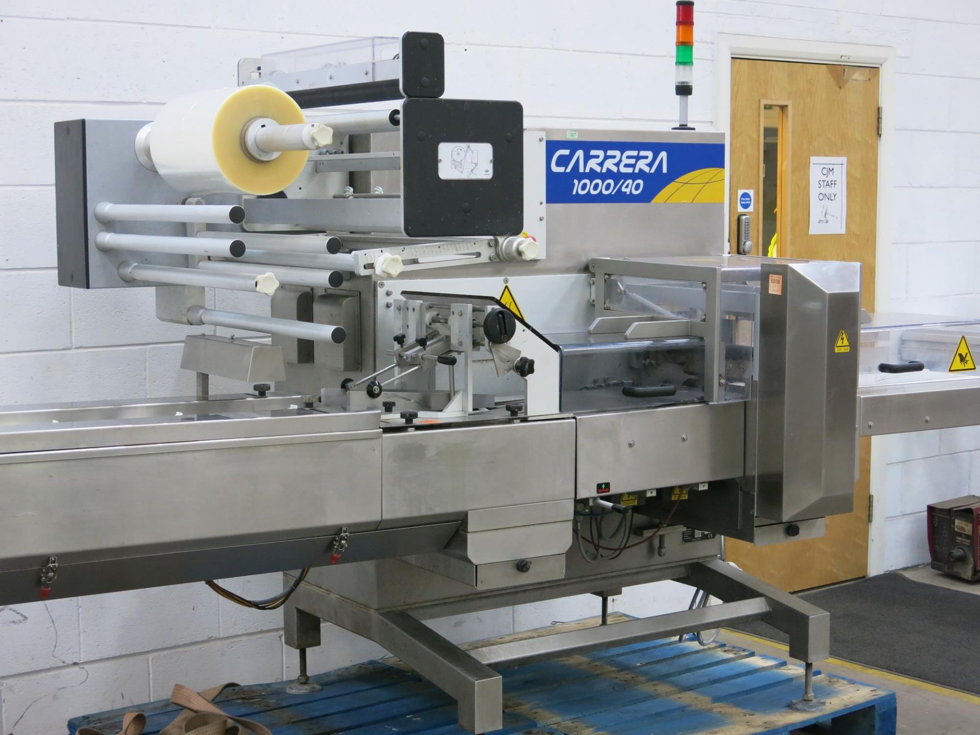 * 2014 Ilapak Carraera 1000/40 Stainless Steel Right Hand PLC Controlled Horizontal Form Fill Seal - Image 4 of 15