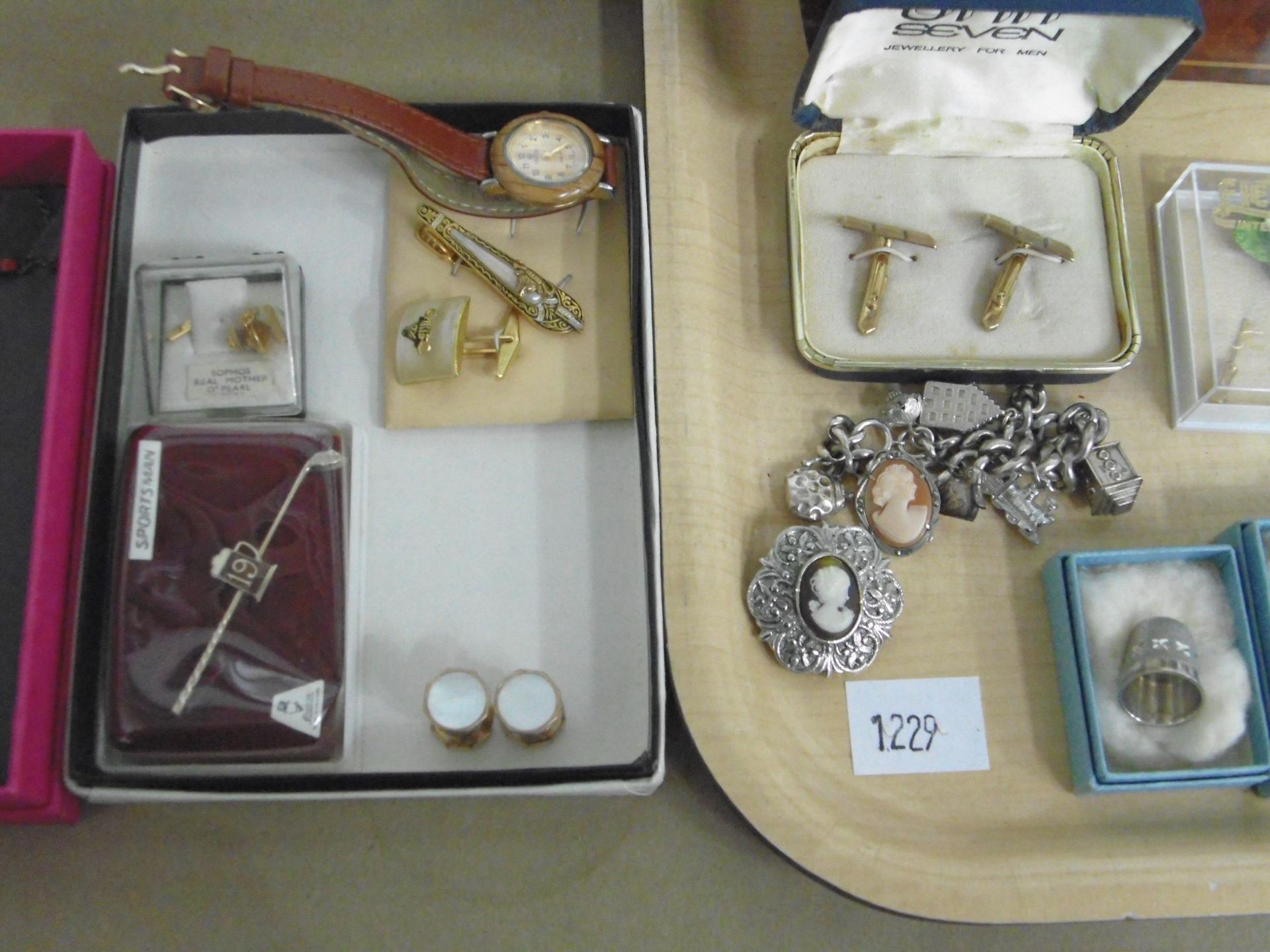 A Tray to contain a silver Thimble (1950 Birmingham 5g), A selection of costume jewellery to include - Image 4 of 5
