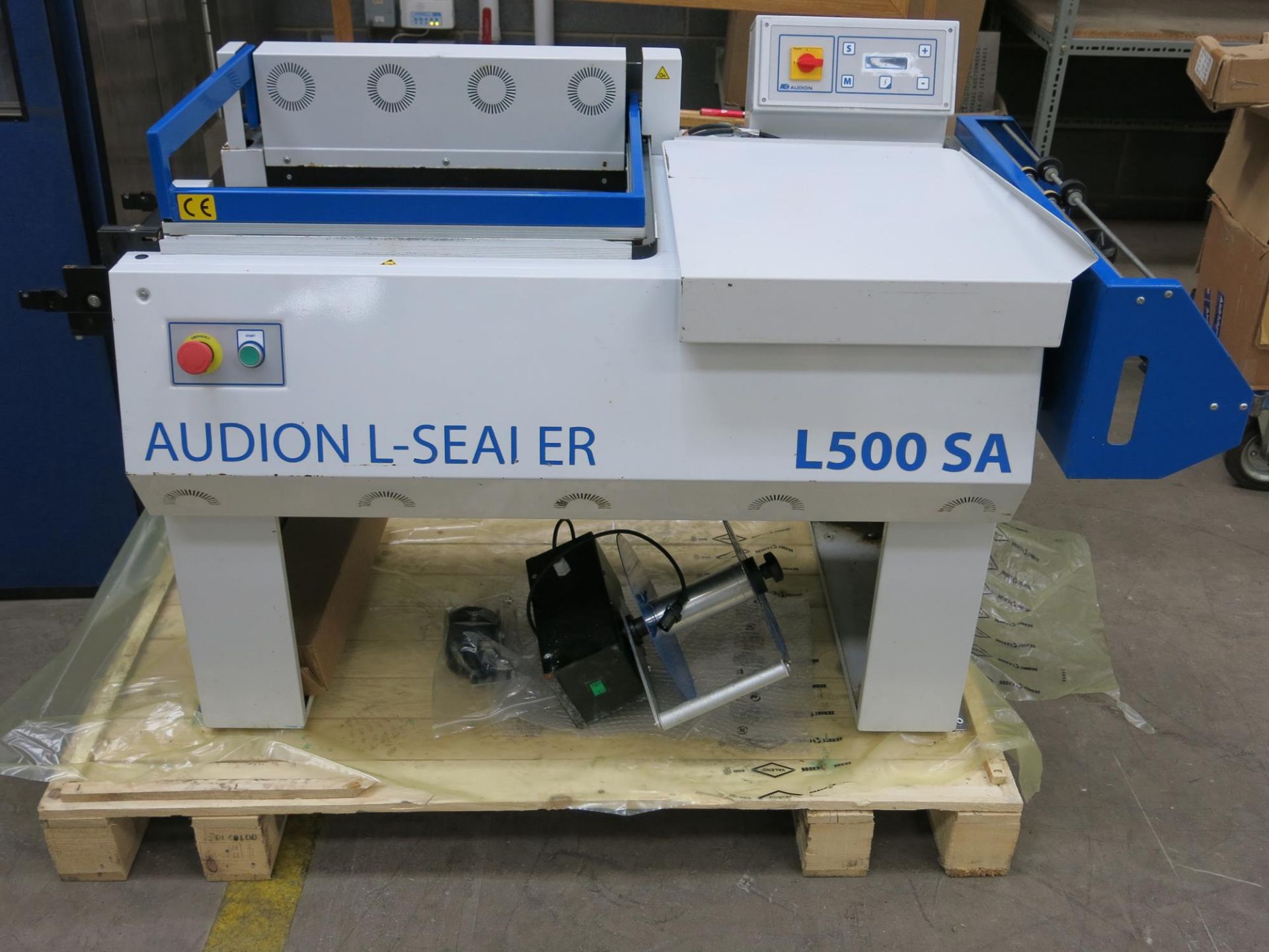 * Audion L500 SA Sealer s/n 51261. Please note that there is a £20 + VAT Lift Out fee on this lot