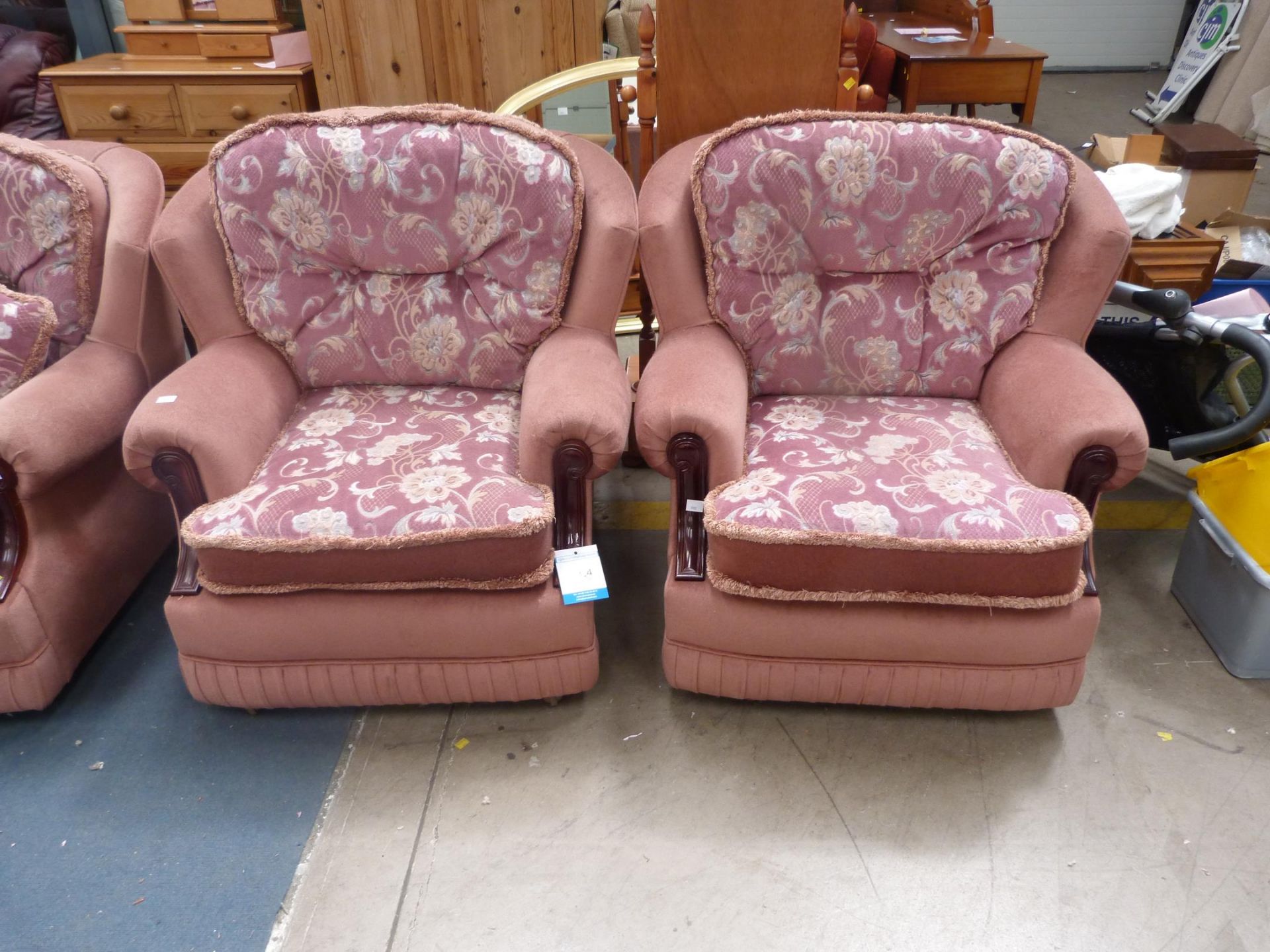 A Pink and Floral Pattern Velure Three Piece Lounge Suite (est £50-£80) - Image 2 of 3