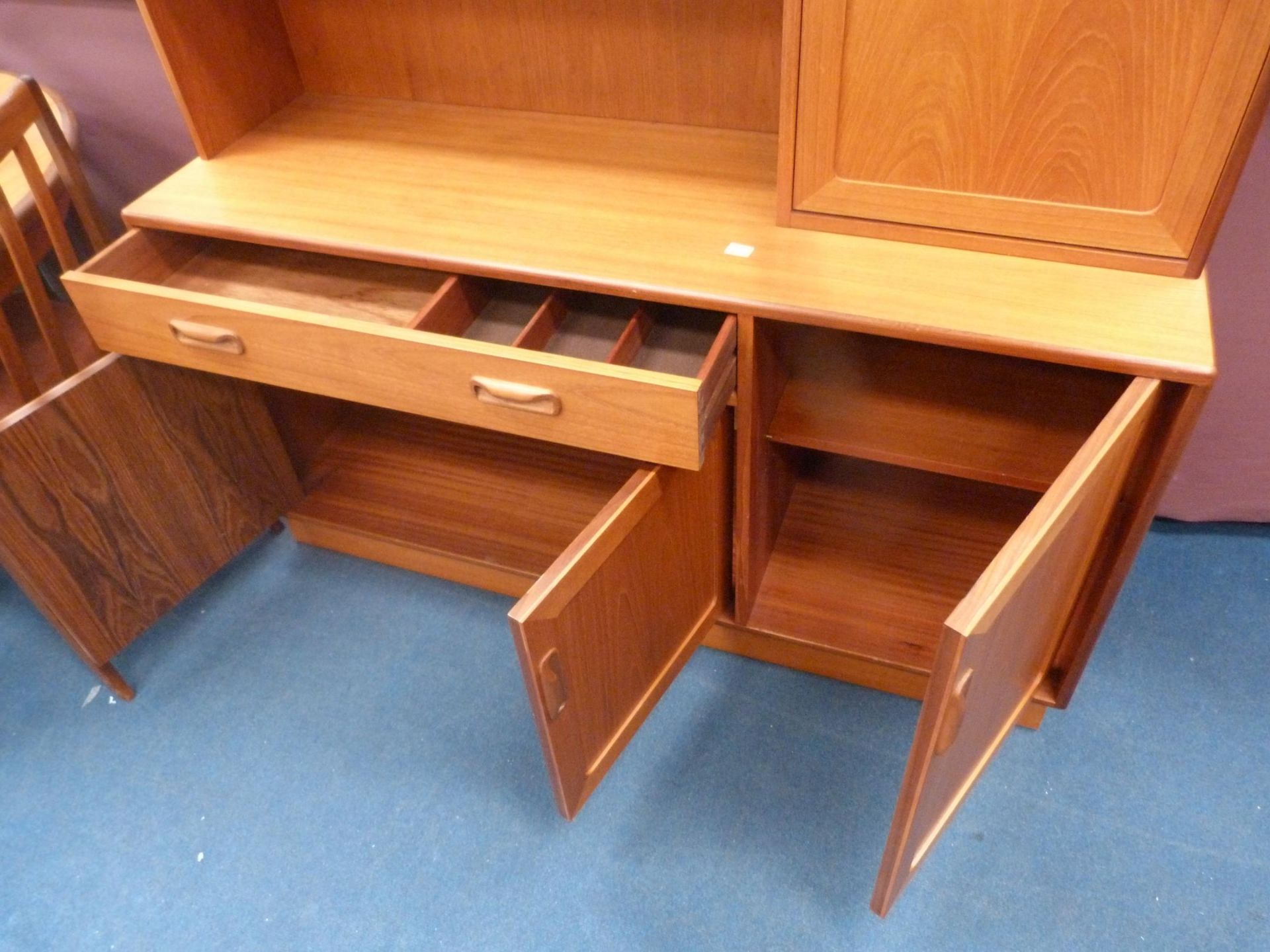 A teak wall unit with part glazed and shelved top, drinks cabinet to the sides and drawers and - Image 3 of 4