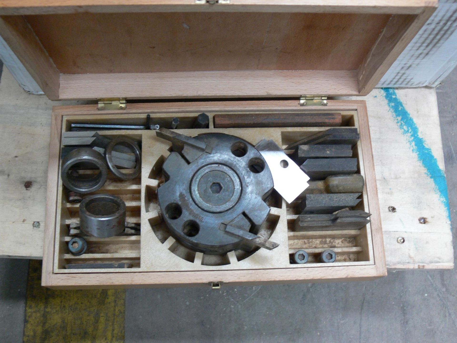 * Box of Spindle Moulder Tooling - Image 4 of 4