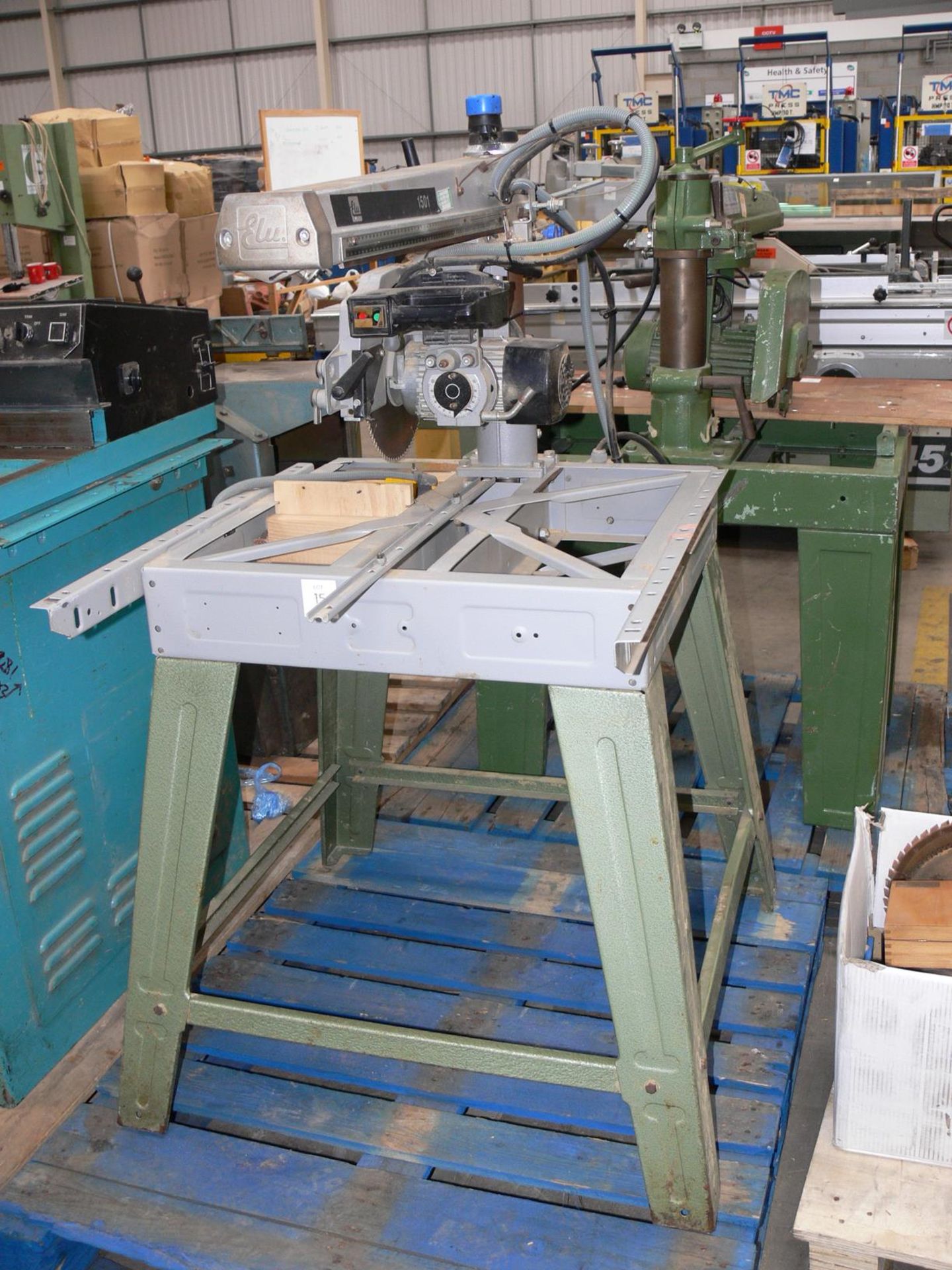 * Elu 1501 Cross Cut Saw, 240V. Please note there is a £10 + VAT Lift Out Fee on this lot.