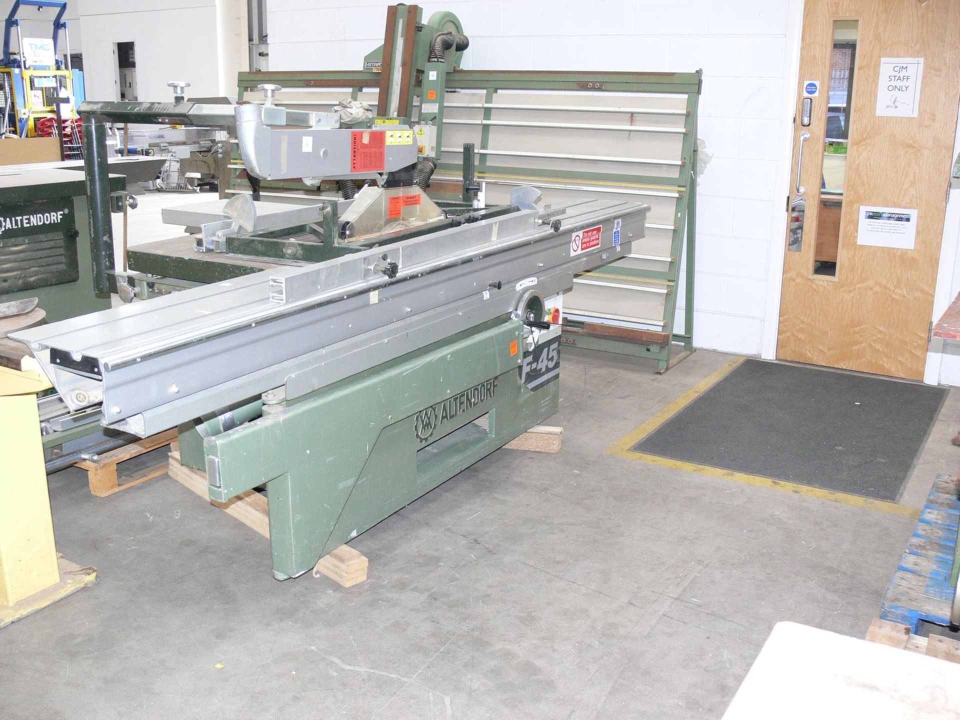 * Altendorft F45 Panel Saw, S/N: 89/8/288, Sliding Table: 3.2m, 3PH. Please note there is a £10 + - Image 2 of 6
