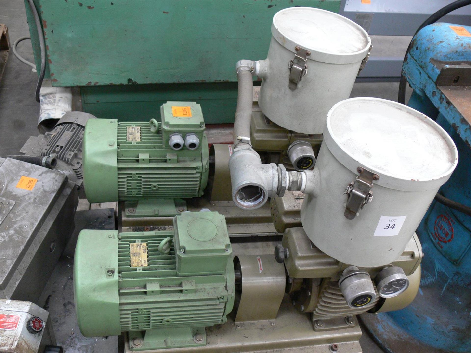 * 3 x Vacuum Pumps. Please note there is a £10 + VAT Lift Out Fee on this lot - Image 5 of 5