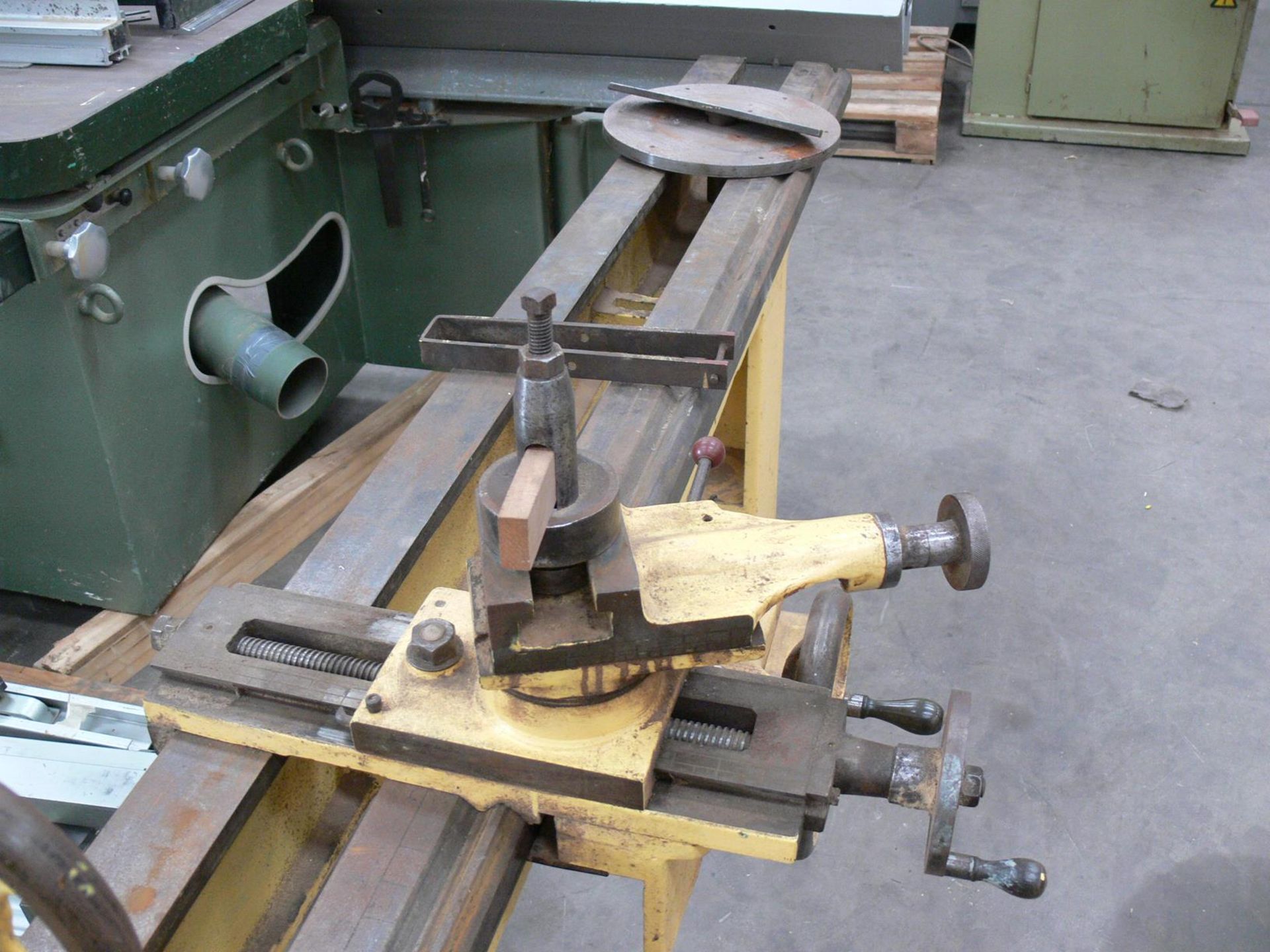 * Oliver Heavy Duty Pattern Makers Lathe, Max Bed Length 2.28m. Please note there is a £5 + VAT Lift - Image 6 of 6