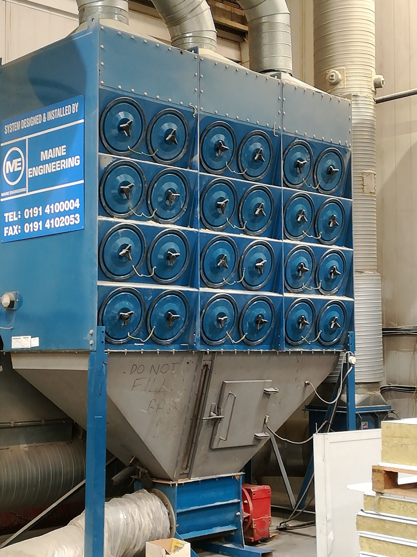 * Large Fine Donaldson Torit Dust Extraction System; YOM:2003; Installed by Maine Engineering;