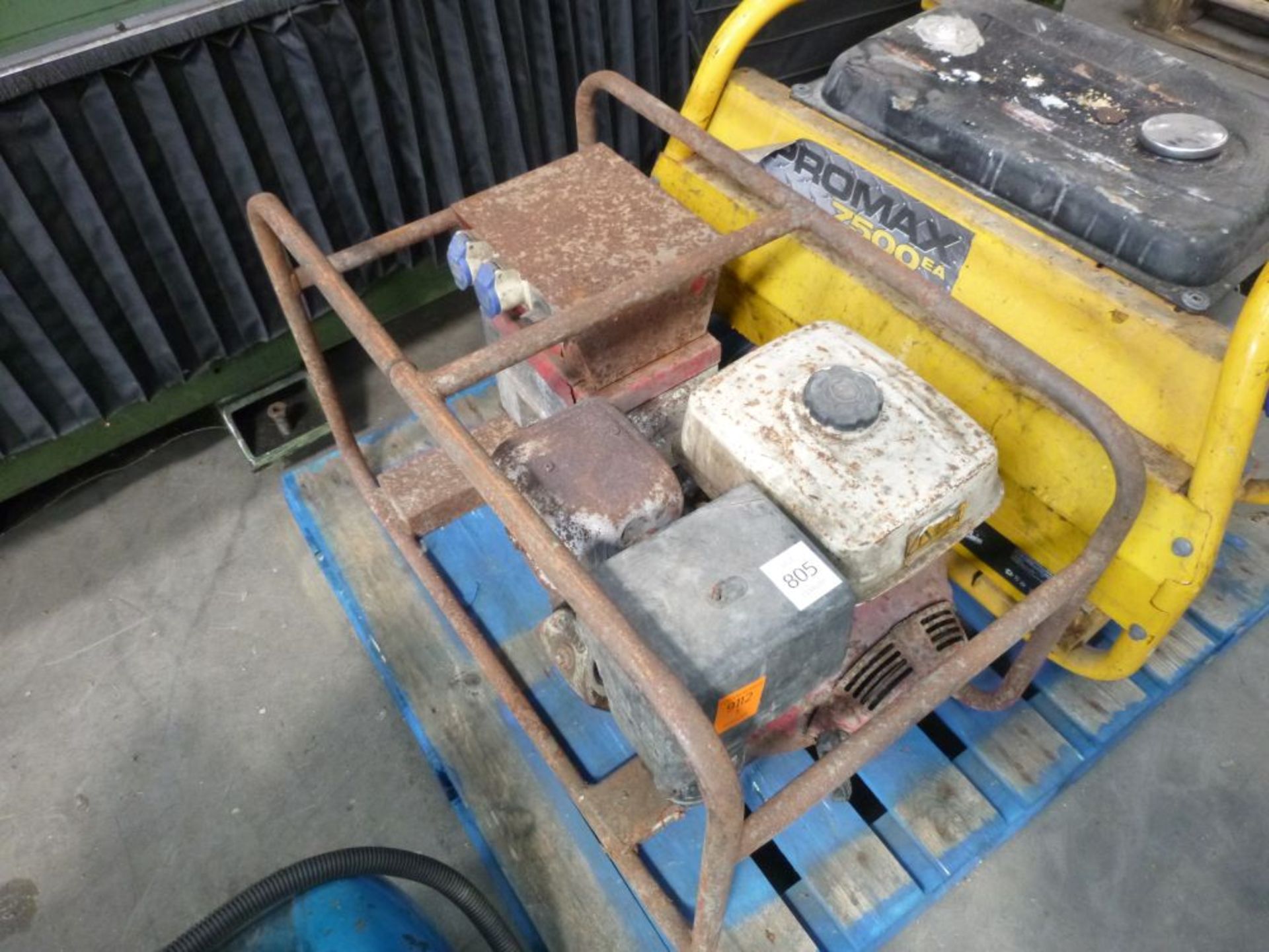 A Honda Engined Generator 'untested'. Please note there is a £5 + VAT lift out fee on this lot.