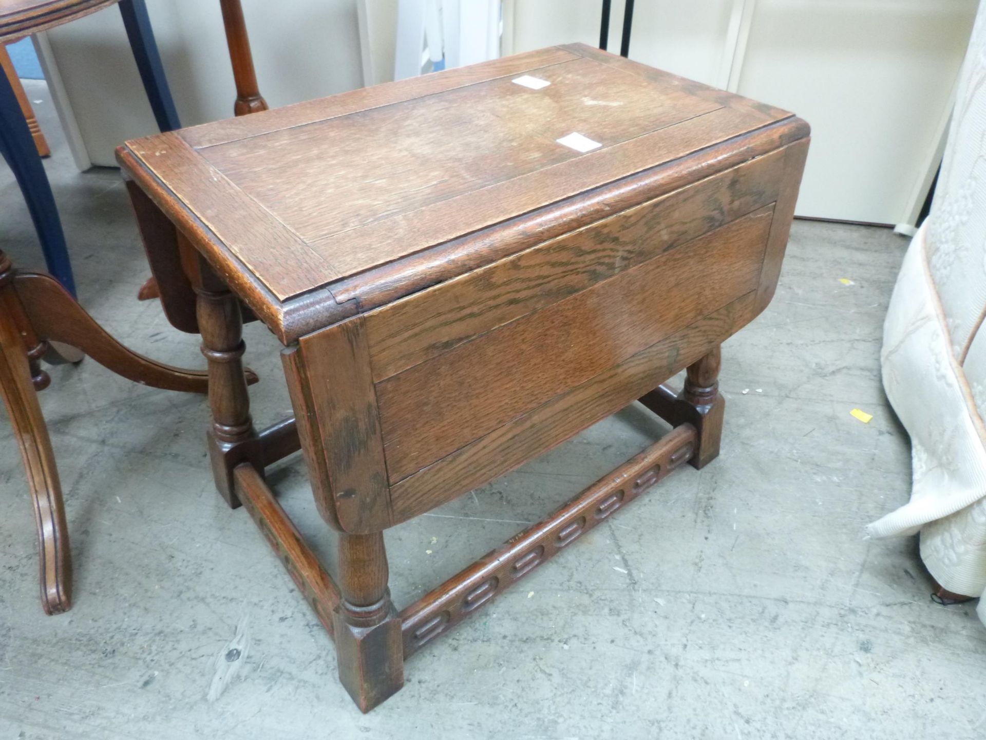 A small Oak Drop Leaf Table (H41cm, W Open 66cm, W Closed 31cm, D50cm together with an oval Flip Top - Image 4 of 4