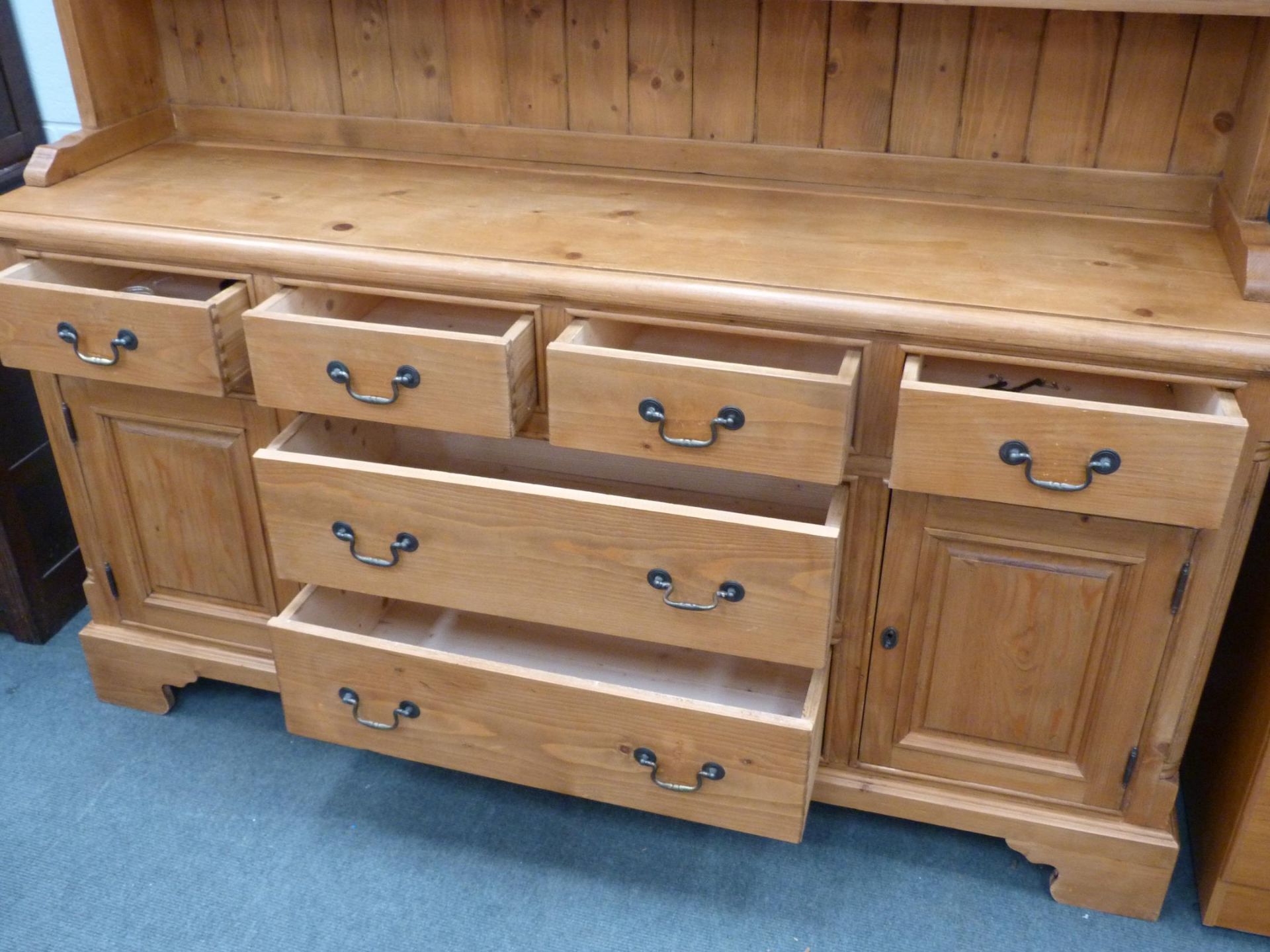 A large three shelf Welsh Dresser with two doors & six drawers (H 212cm x W 86cm x D 50cm) (est. £ - Image 3 of 4