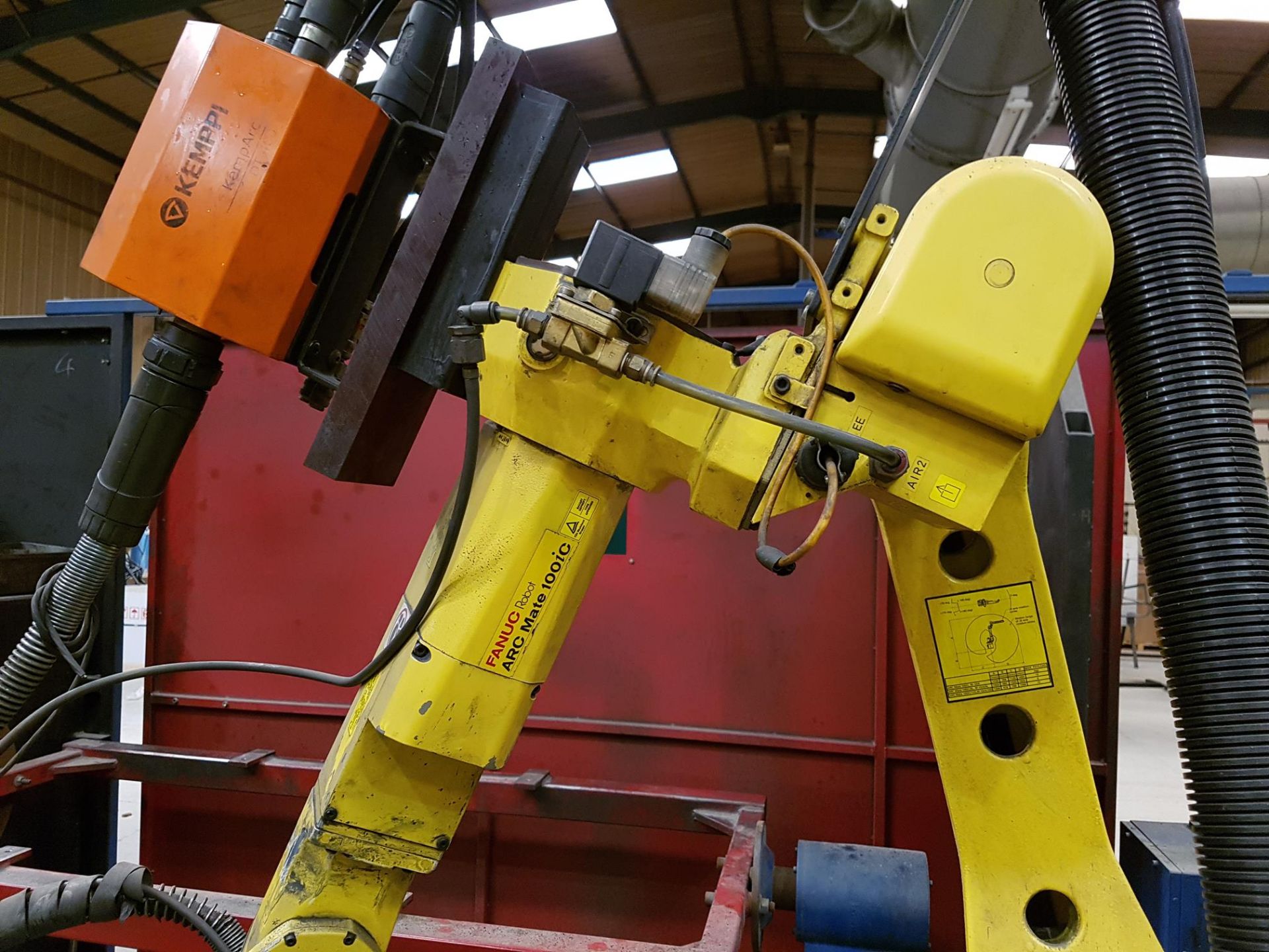 * A Complete Fanuc Robotic Welding Cell. - Image 5 of 13