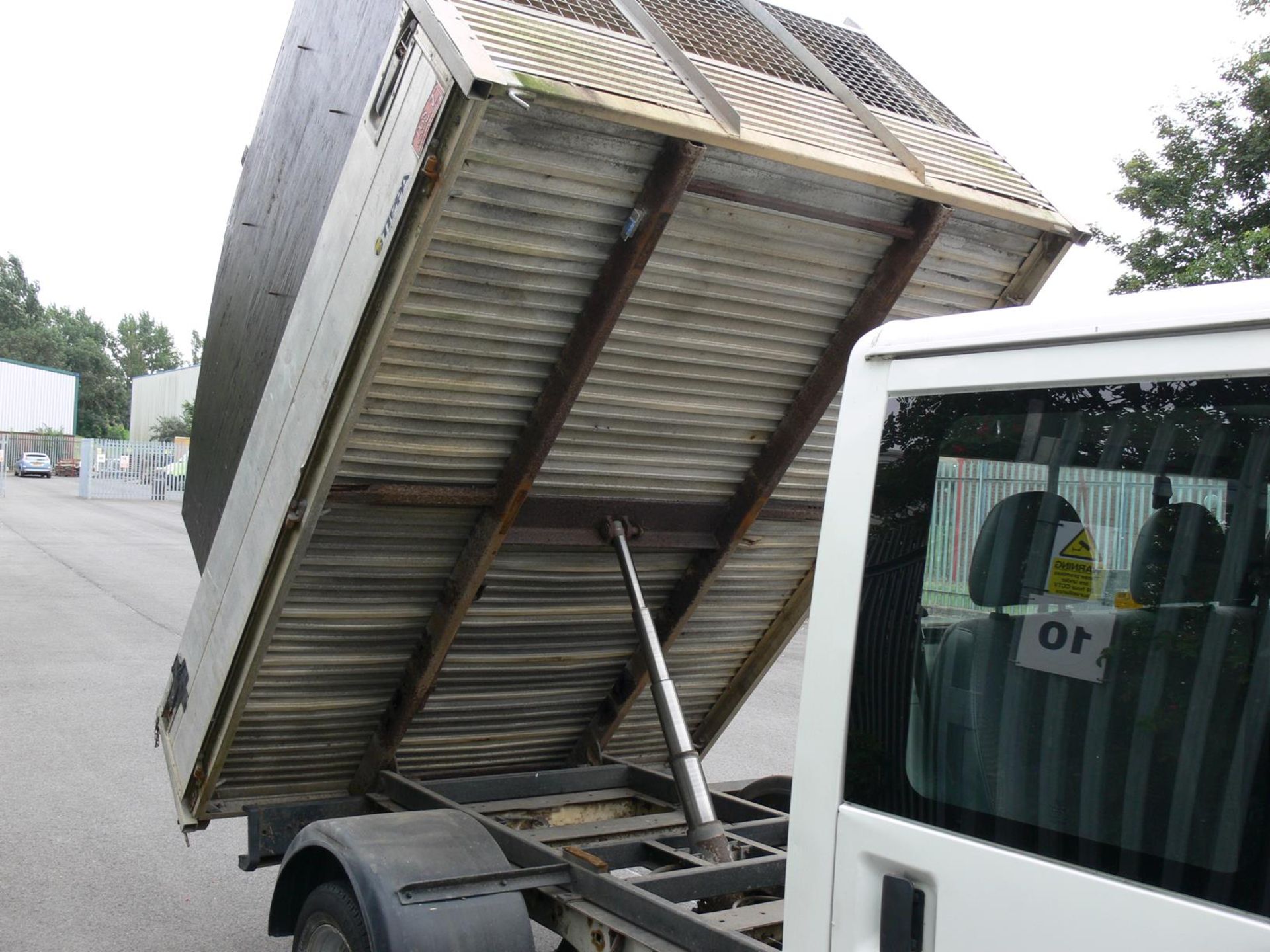 A Ford Transit 350 MWB TD Double Cab/Crew Cab Light Goods Vehicle. 2402cc complete with aluminium - Image 24 of 35