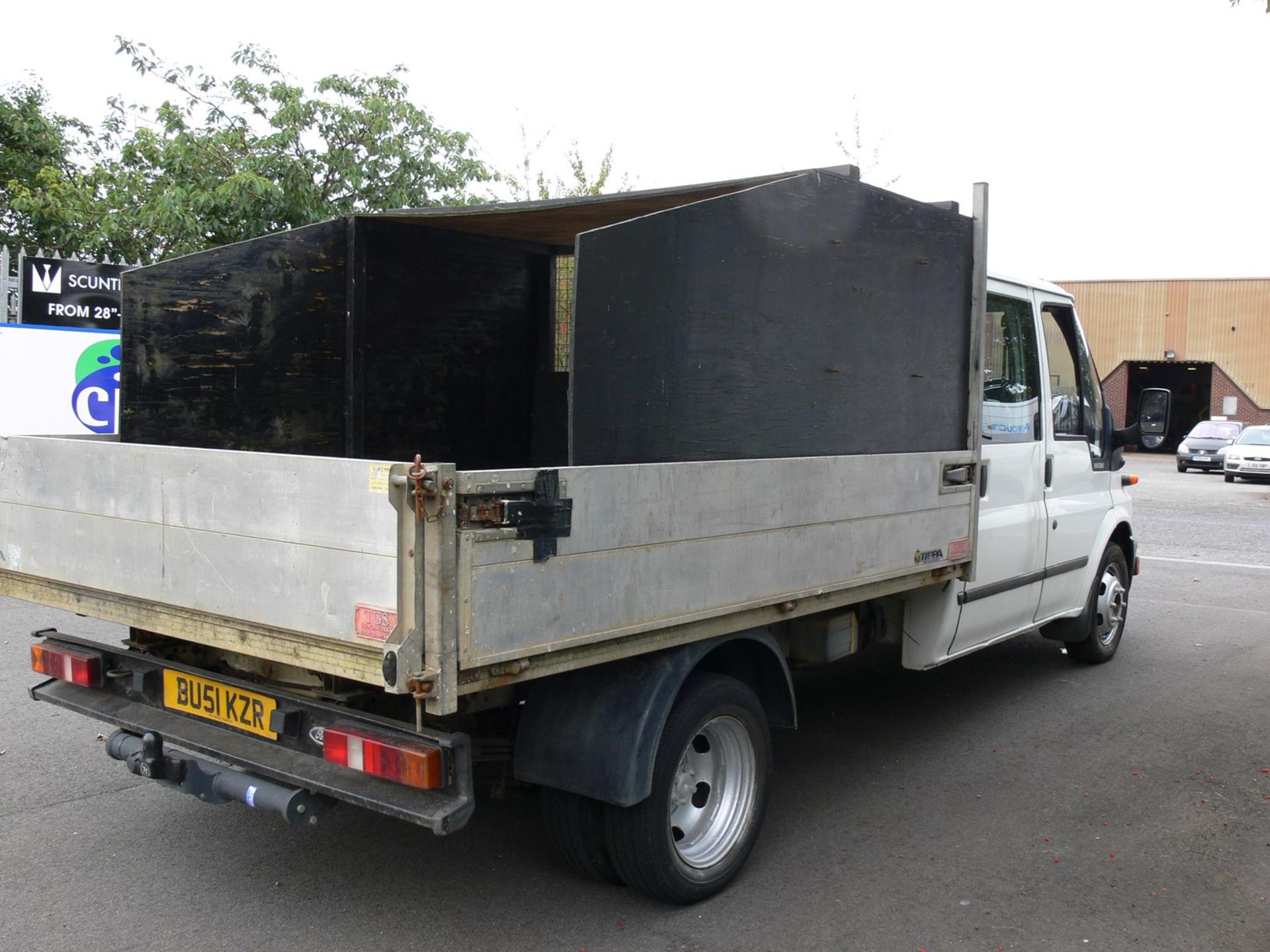 A Ford Transit 350 MWB TD Double Cab/Crew Cab Light Goods Vehicle. 2402cc complete with aluminium - Image 7 of 35