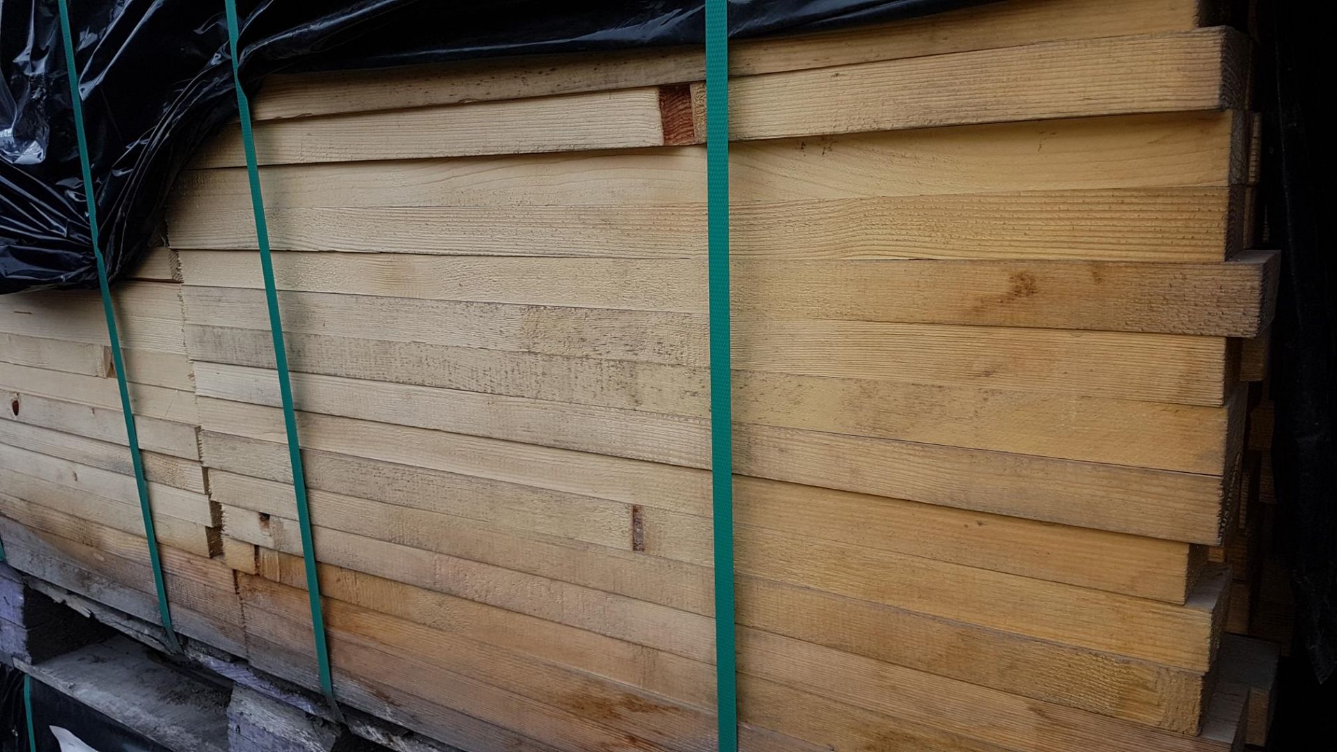 * Timber: 32x63 (28x60), planed square edged, 992 pieces @ 900mm length. Sellers ref. X841. This lot