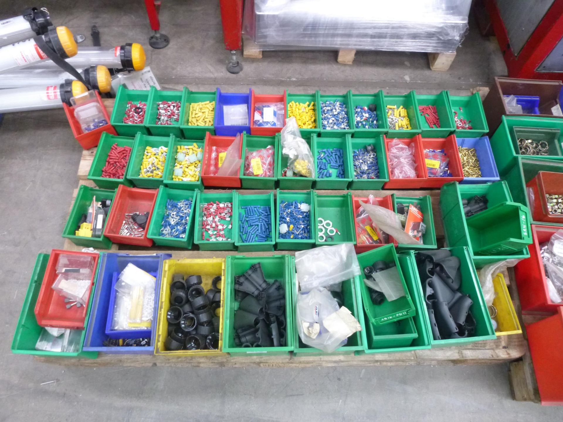 * A pallet to contain various Electrical Goods. Please note there is a £10 Plus VAT Lift Out Fee