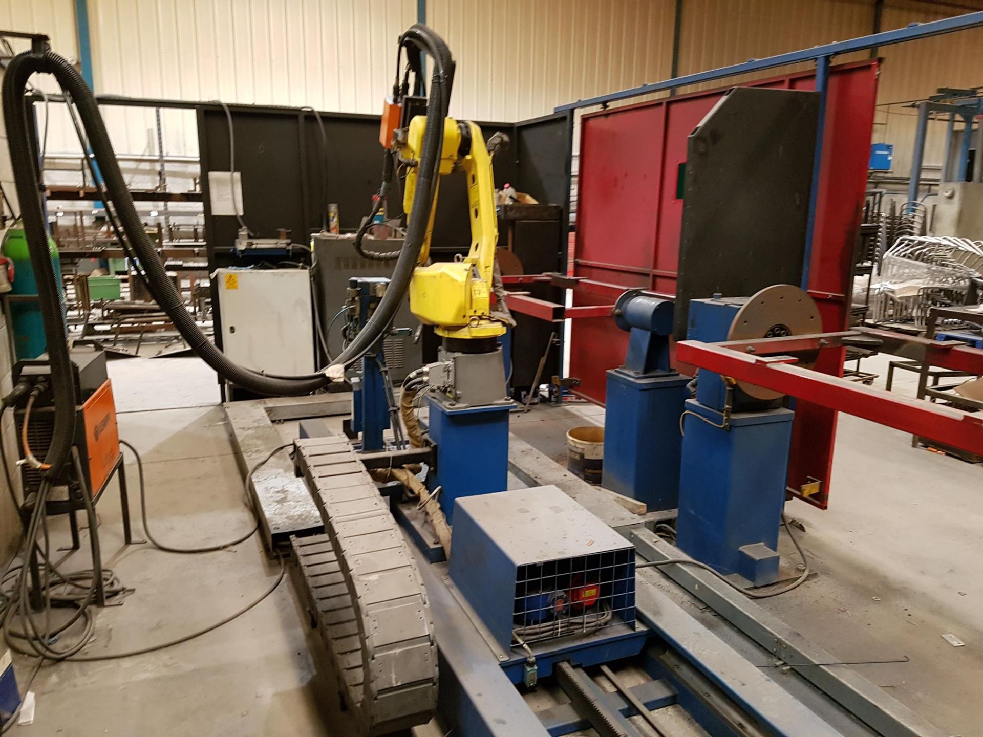 * A Complete Fanuc Robotic Welding Cell. - Image 2 of 13