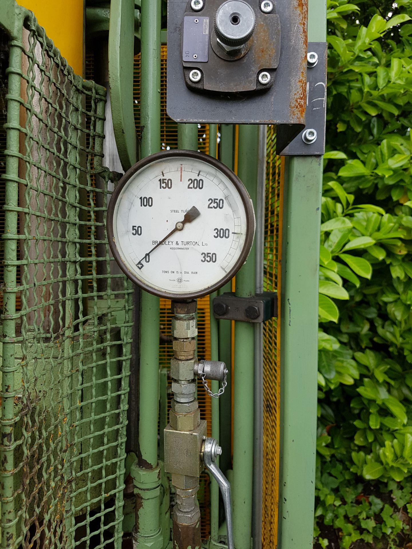 * Bradley and Turton 175 Ton (?) Hydraulic Press. A Bradley and Turton 4 Post Single Ram Vertical - Image 3 of 6