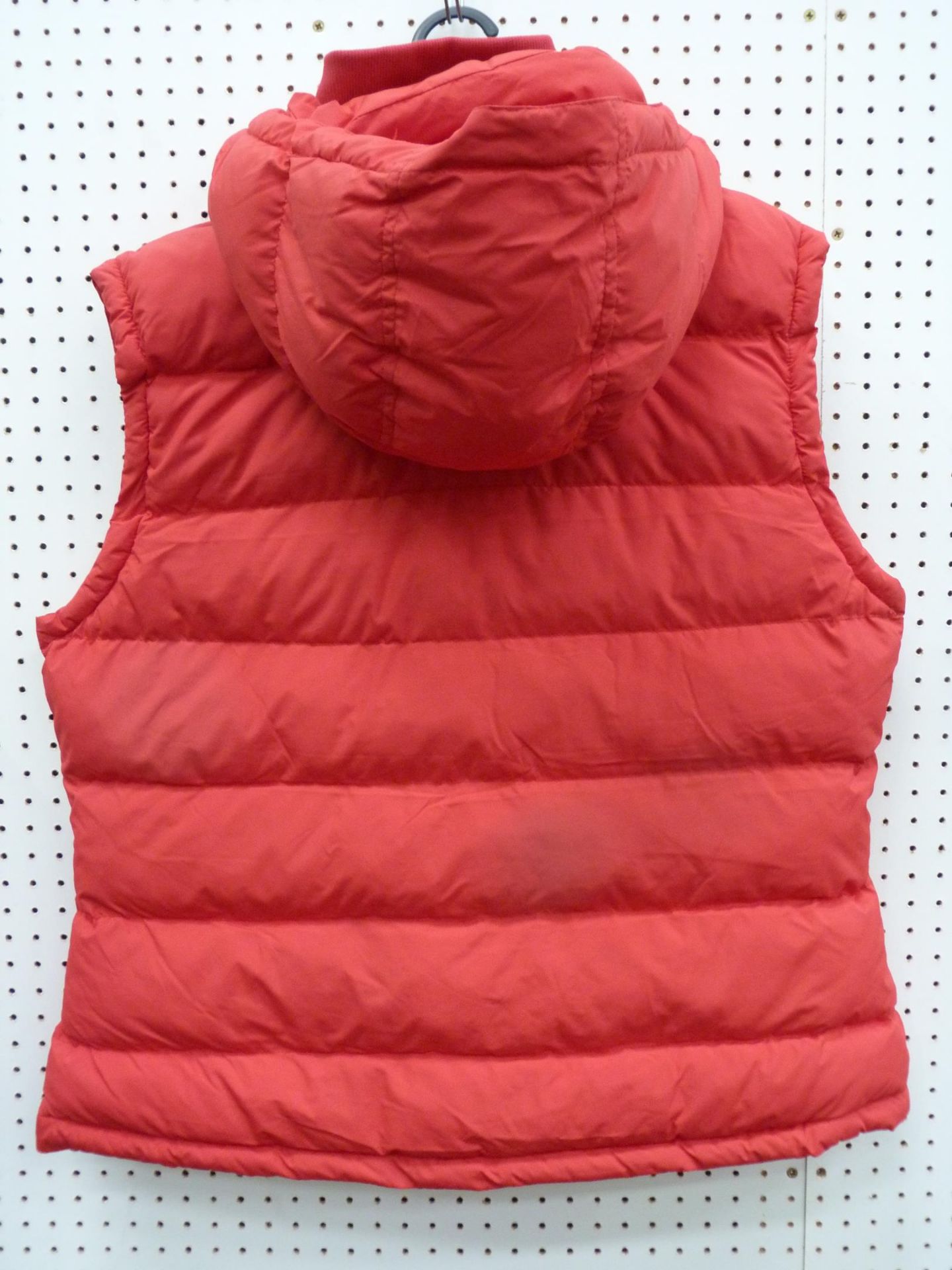 * Four Red, New Bridleway Gilets; One XL with Hood, One L with Hood, One XL without Hood, One XS - Image 2 of 4