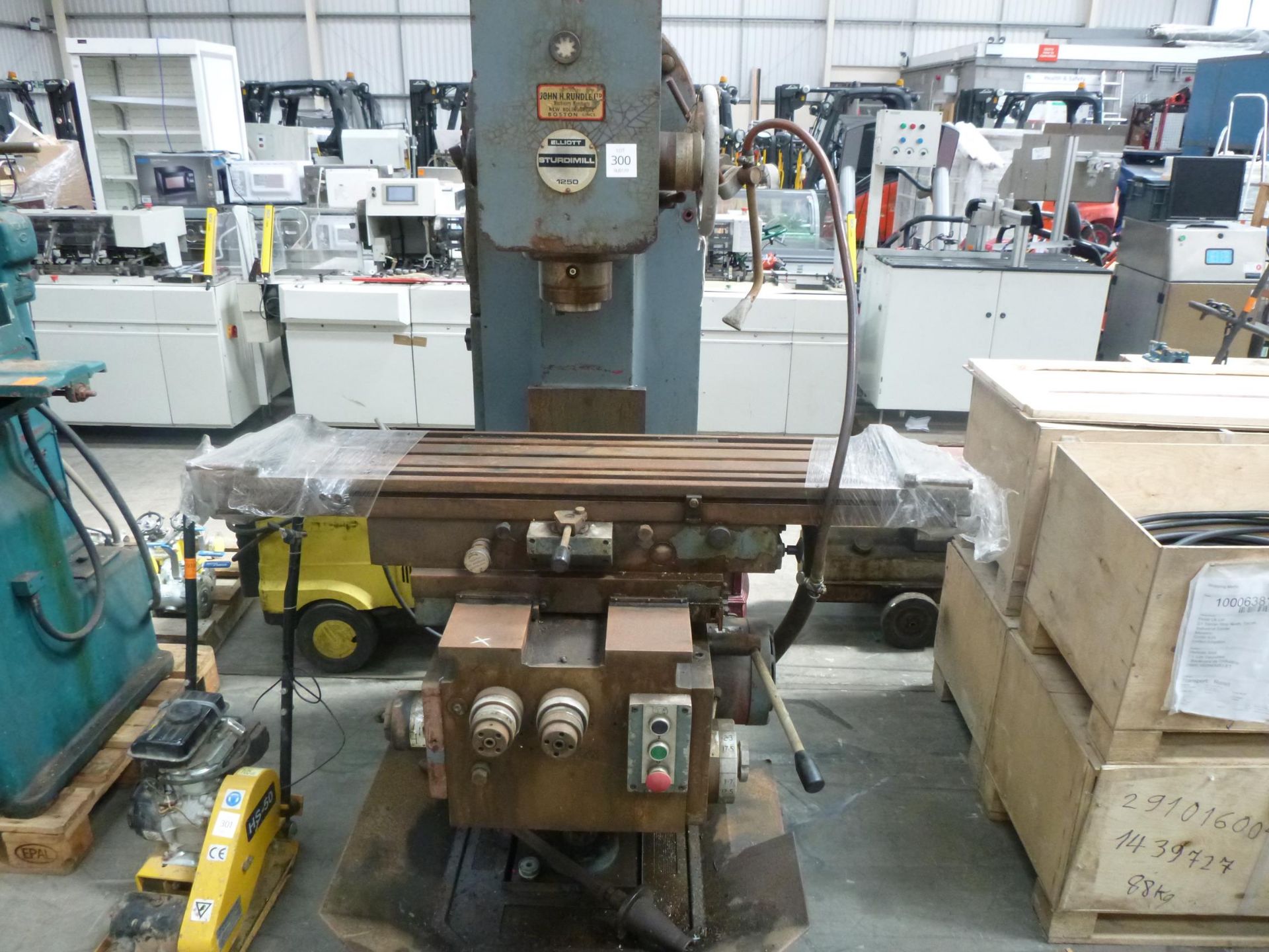 * An Elliot Sturdimill 1250 Milling Machine, S/N HQ13272 D4019202, 3PH. Please note there is a £20 - Image 2 of 3
