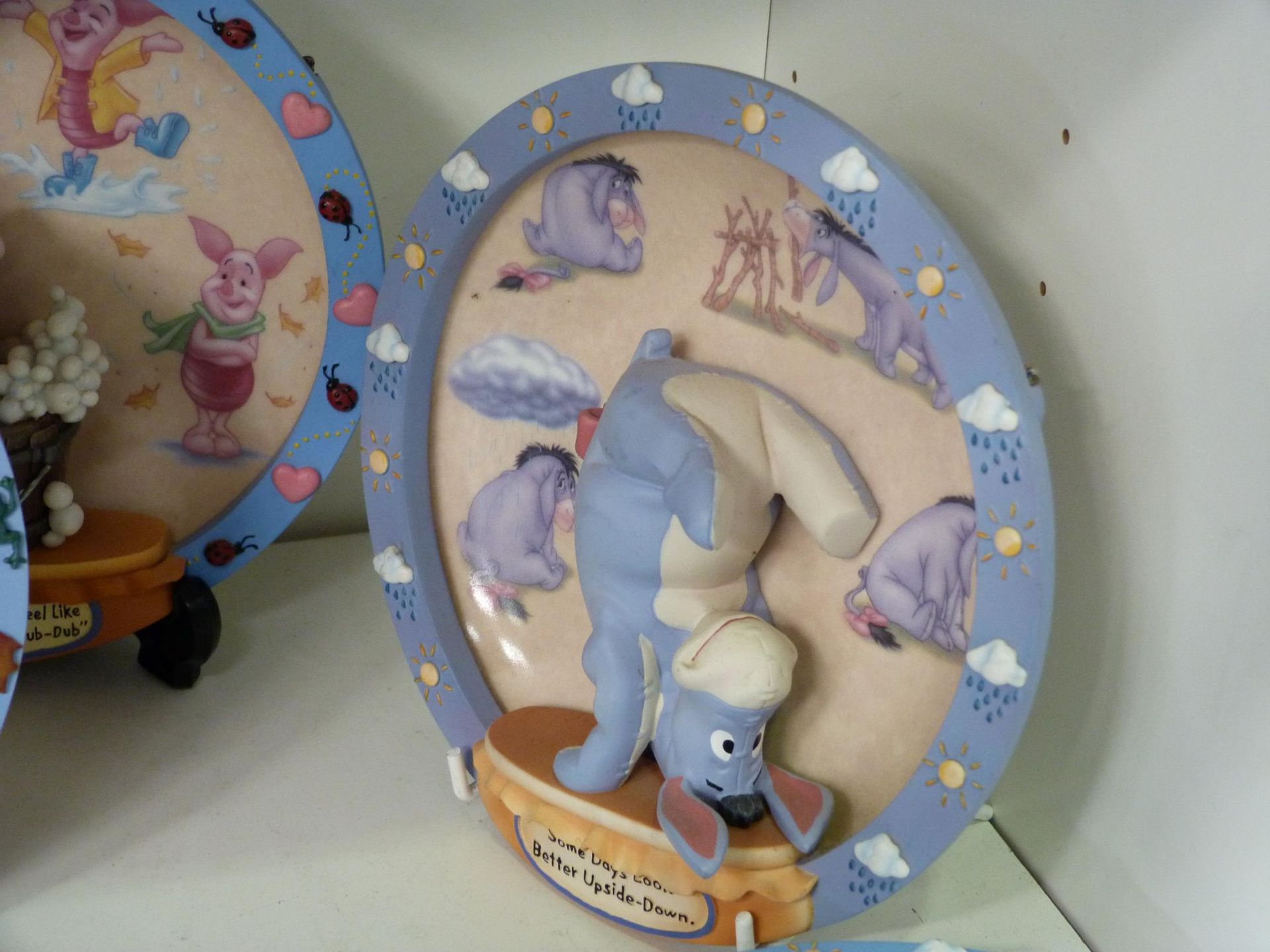 Two shelves to contain fourteen '100 Acres Days' Wall Hanging Display Plates of 'Winnie the Pooh' - Image 4 of 7