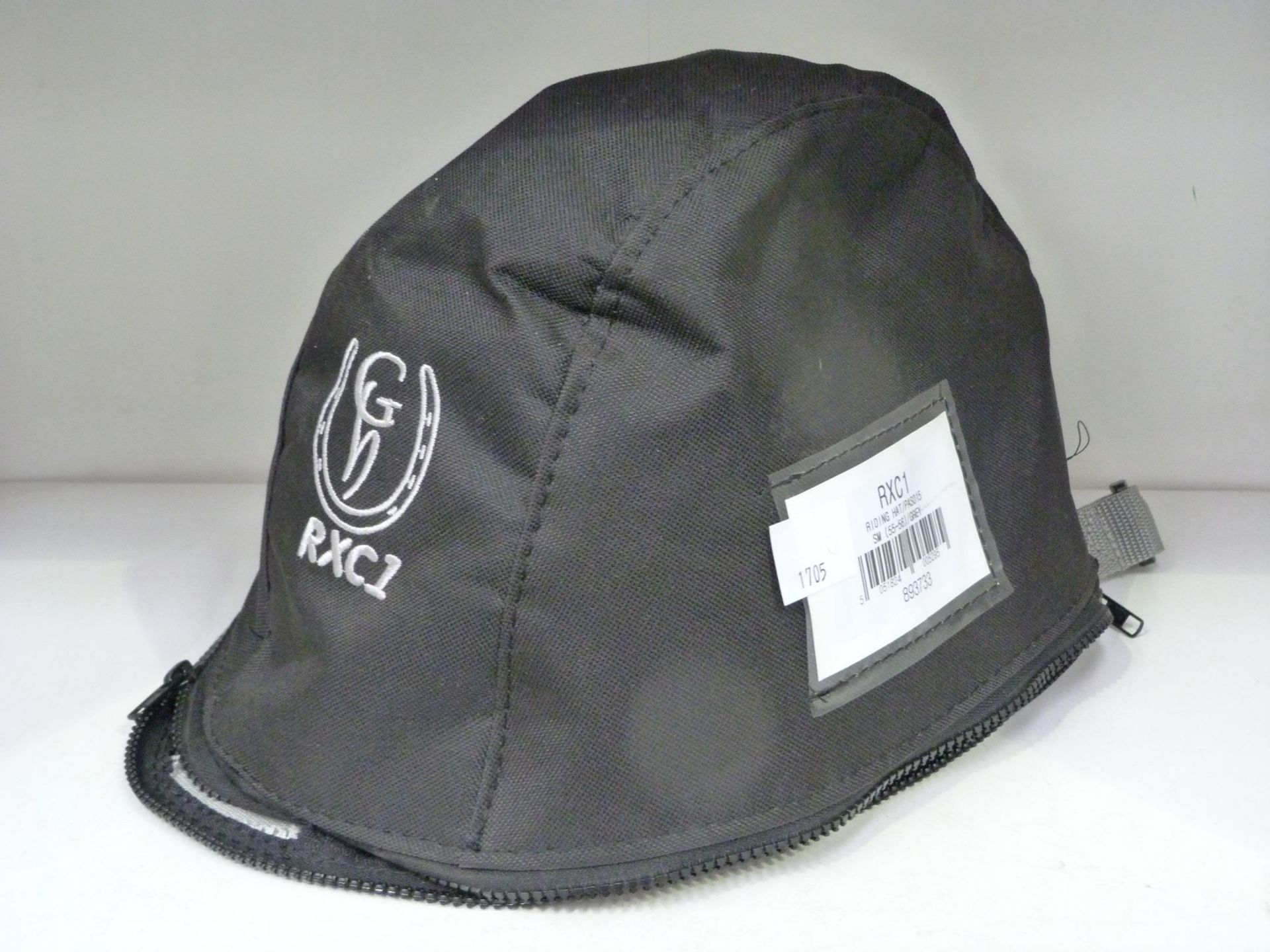 * Helmet: A New Gatehouse RXC1 Riding Hat in Grey, SM (55~56) with cover. Safety Standard PAS 015- - Image 5 of 6