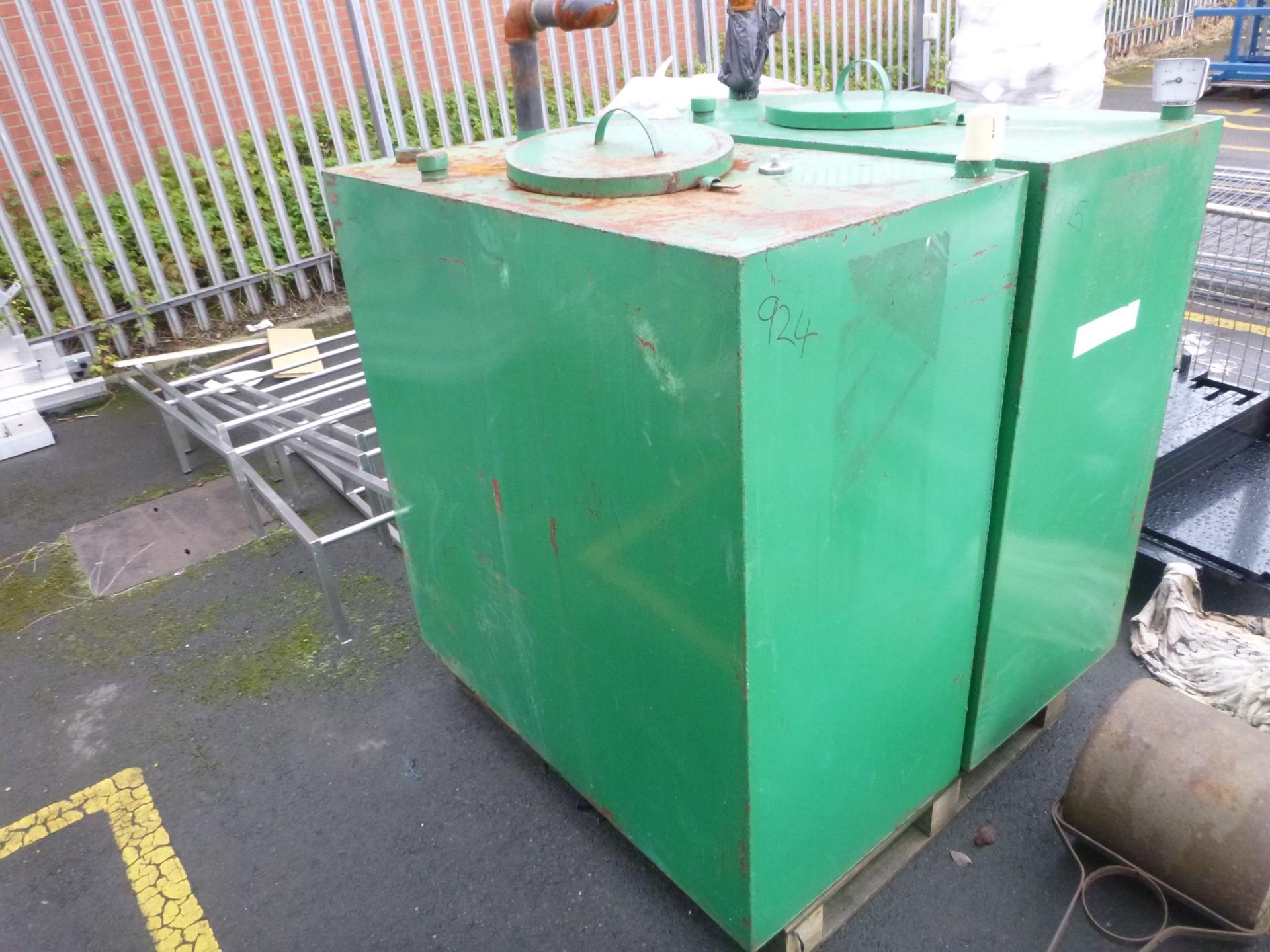 A Steel Fuel Tank. Please note there is a £10 Plus VAT Lift Out Fee on this lot