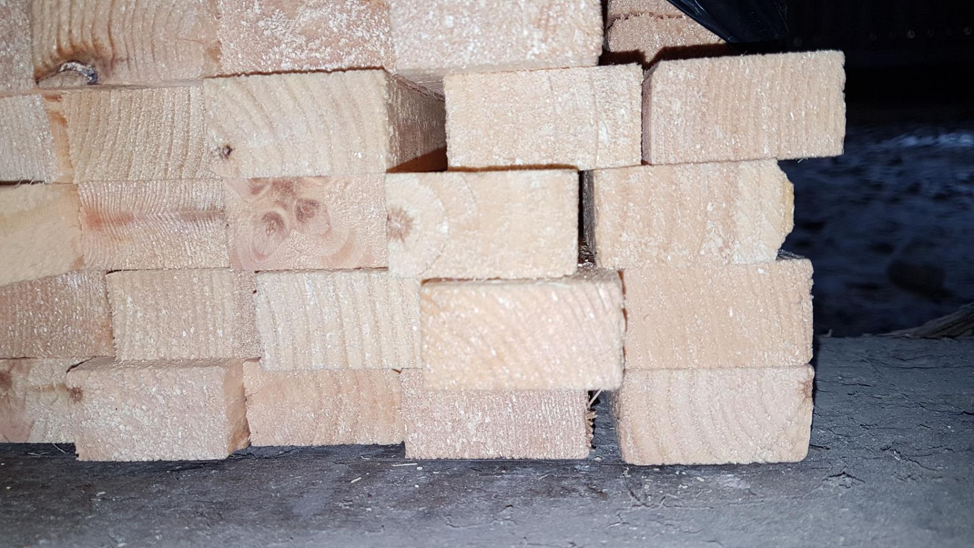 * Timber: 25x44 (21x38), sawn timber, 140 pieces @ 3600mm length. Sellers ref. 51186AA. This lot