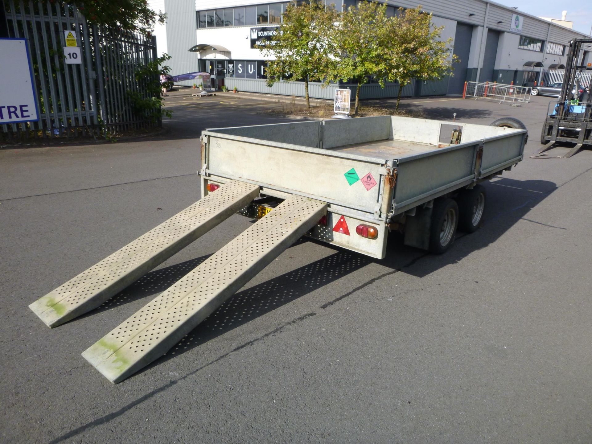 An Ifor Williams Twin Axle Galvanised Trailer Braked, 12V electrics,Ratchet Hand Winch, Rear legs - Image 13 of 13