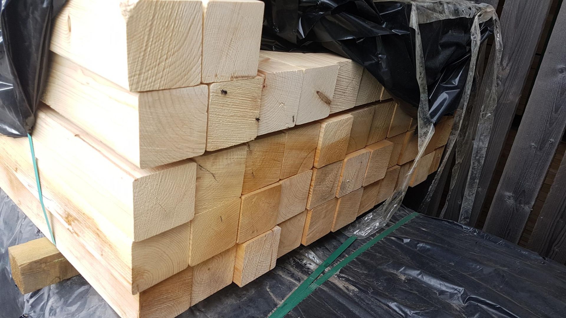 * Timber: 90x90 (88x88), 4 rounded corners, 73 pieces @ 1795mm length. Sellers ref. X1804. This