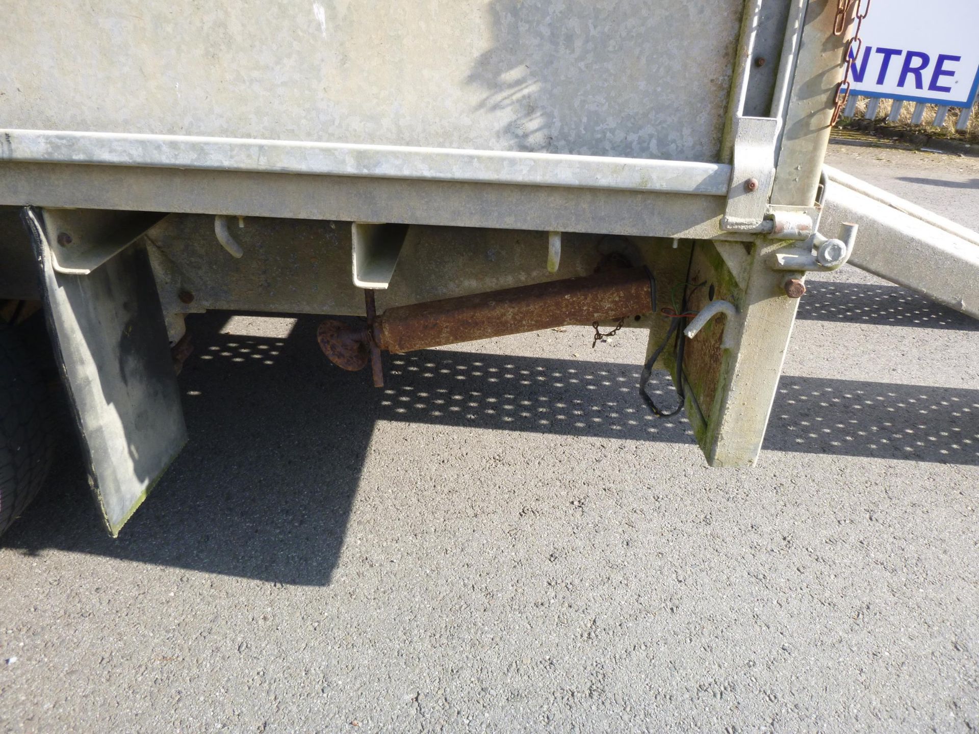 An Ifor Williams Twin Axle Galvanised Trailer Braked, 12V electrics,Ratchet Hand Winch, Rear legs - Image 12 of 13