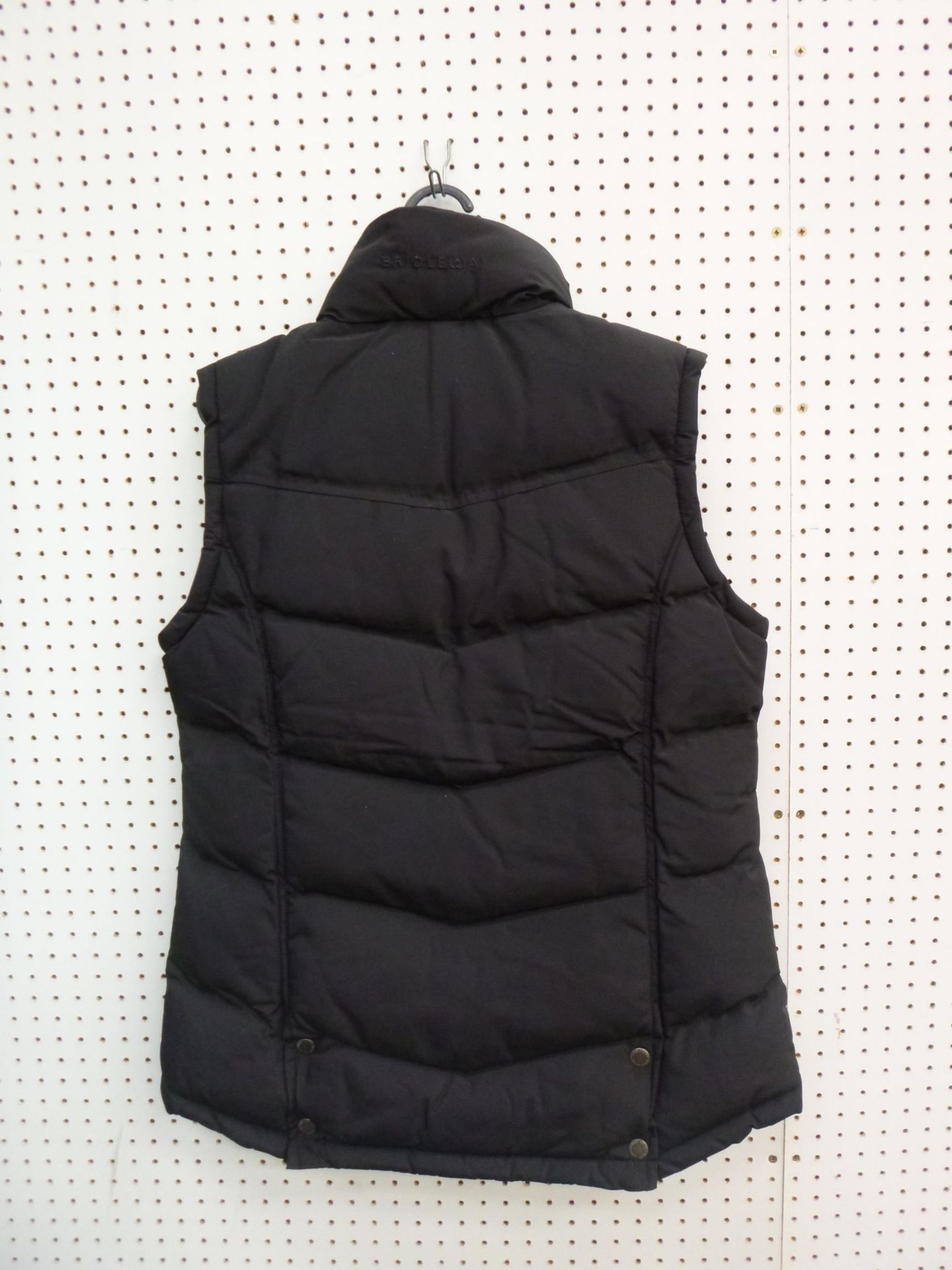 * Four New Ladies Bridleway Padded Gilets in Black, two Medium, a Large and a X Large RRP £120 (4) - Bild 2 aus 2