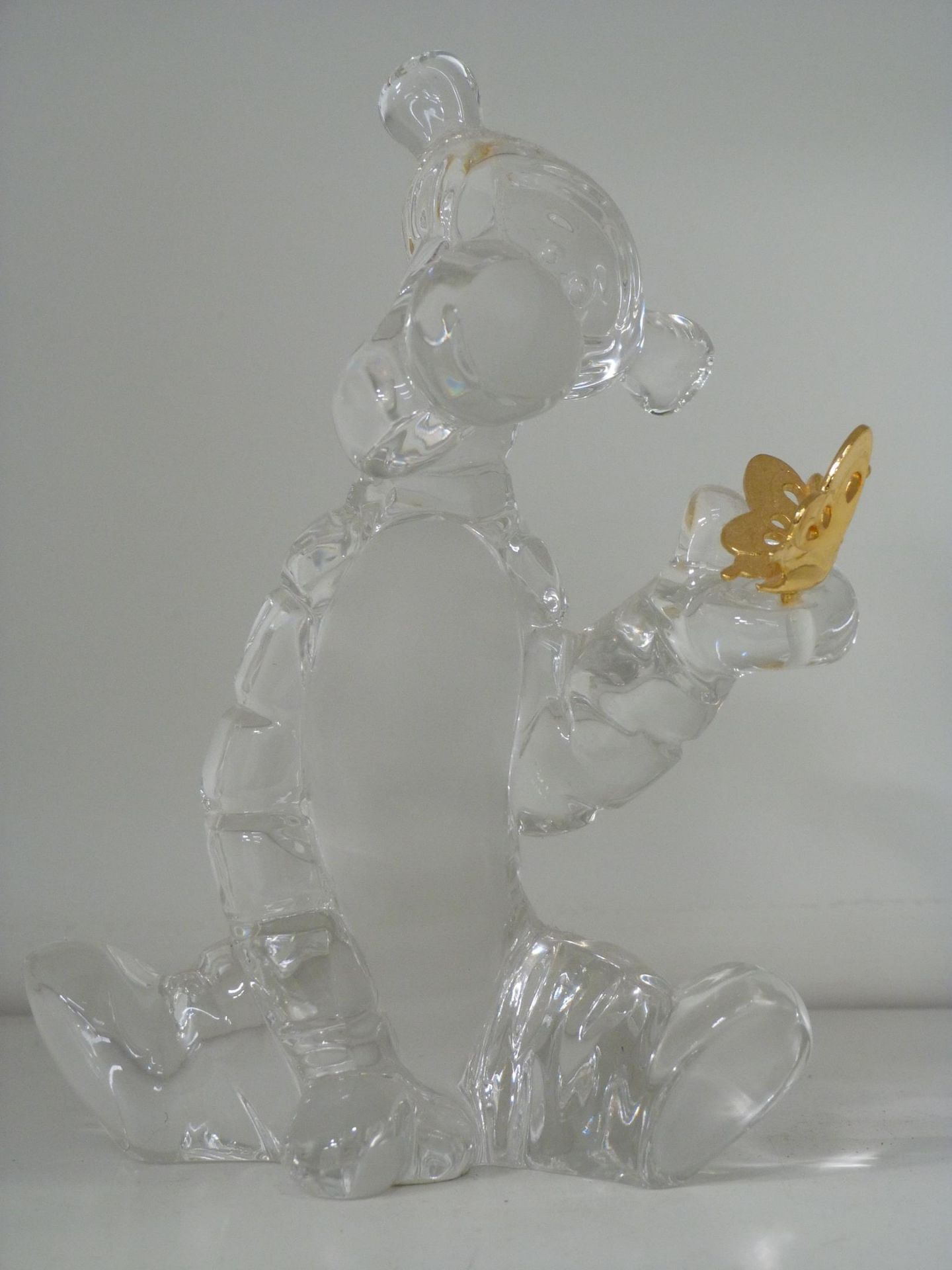 A shelf to contain eight full lead Crystal 'Lenox' Disney Figurines based on 'Winnie the Pooh' - Image 8 of 10