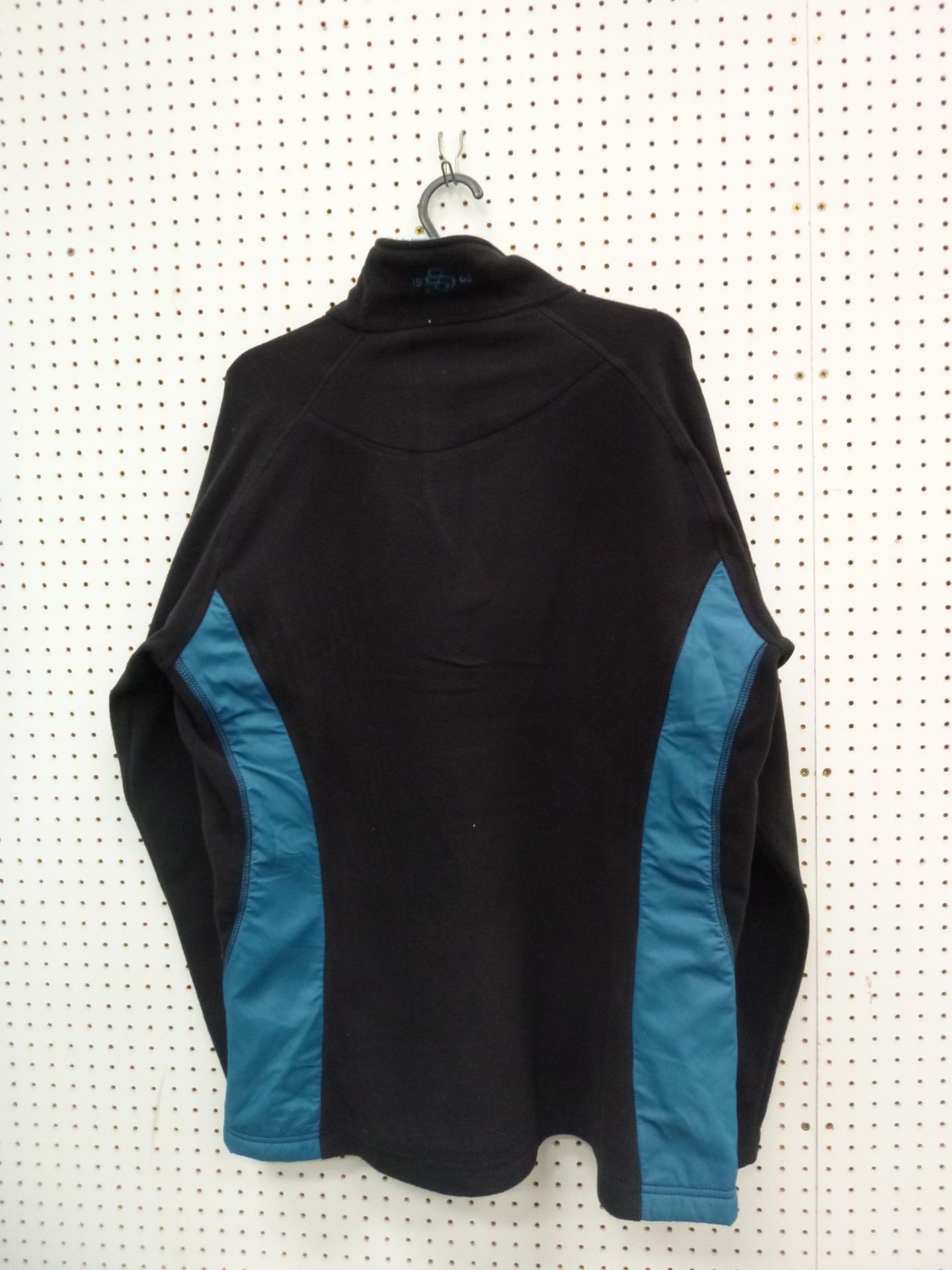 * Five New 'Shires' Team Mid Layer Fleece. A Large in Black/Petrol, Two X Large in Black/Petrol, - Image 3 of 6