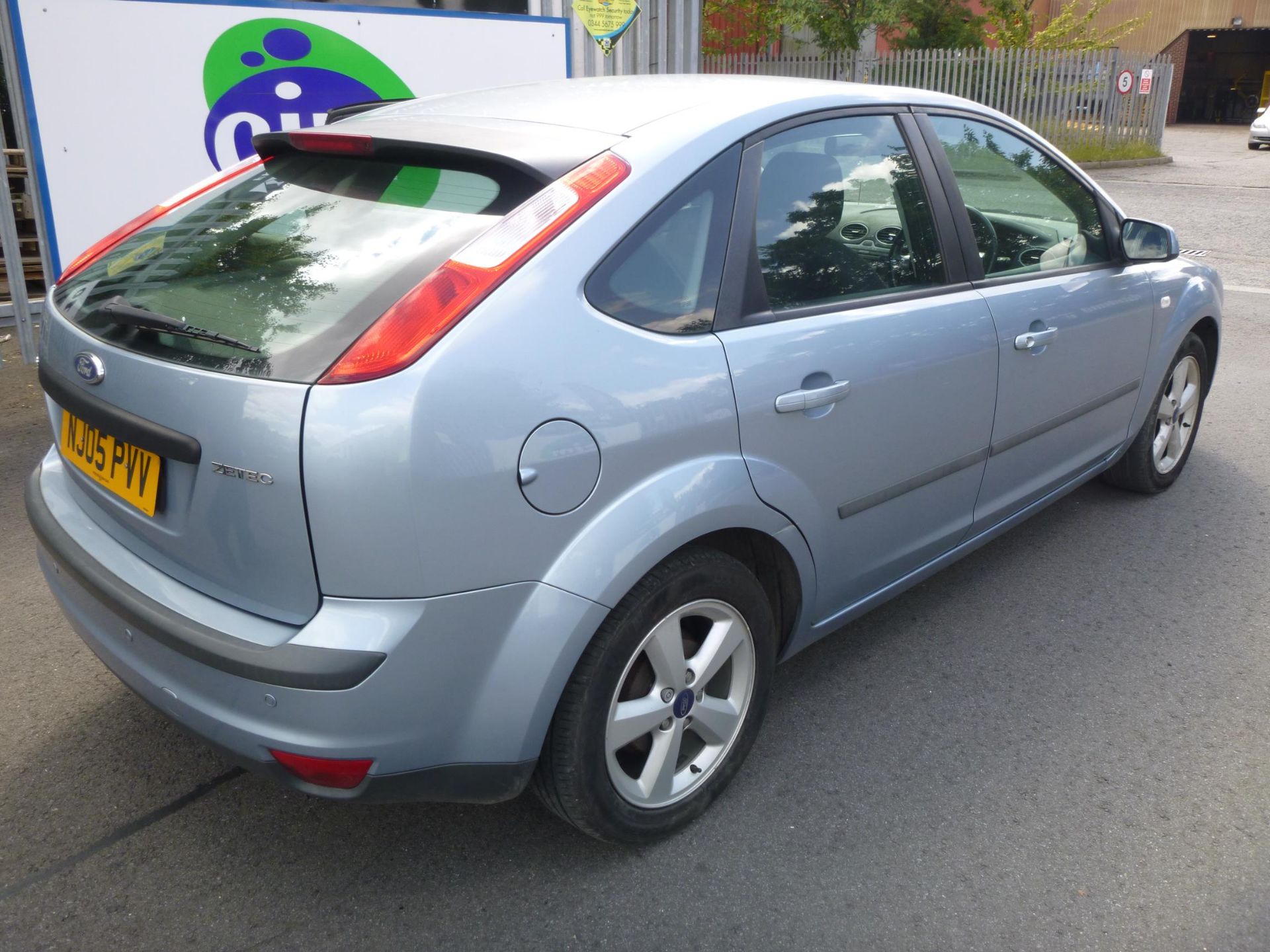 A 2005 Ford Focus ZTec Climate T. 1596cc, Registration: NJ05 PVV, MOT Expires: 18th Jan 2018, - Image 4 of 10