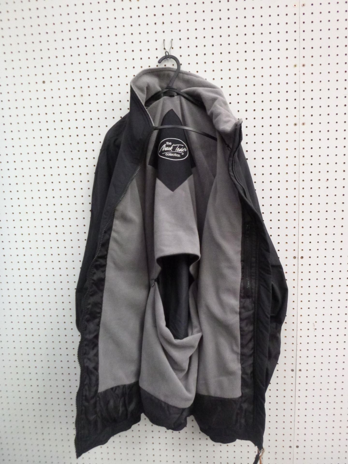* A New 'Mark Todd' Fleece Lined Blouson Jacket in Black/Grey Size X-Large RRP £47.99 - Image 2 of 3