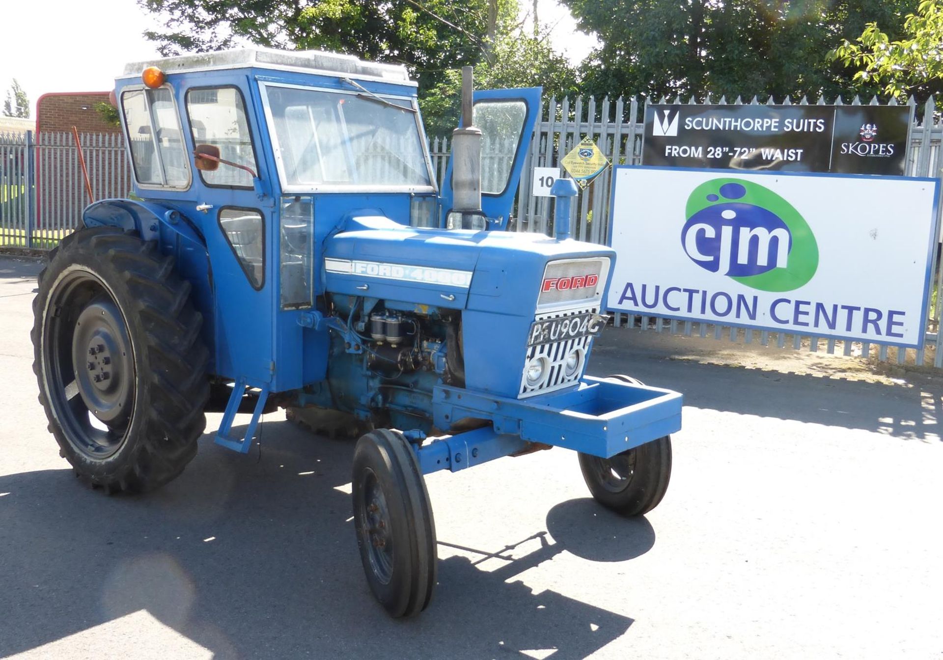 1969 Ford 4000 2WD Tractor fitted with a Duncan Slant Safety Cab, 3 CYL Diesel Engine, 16 gallon - Image 2 of 18