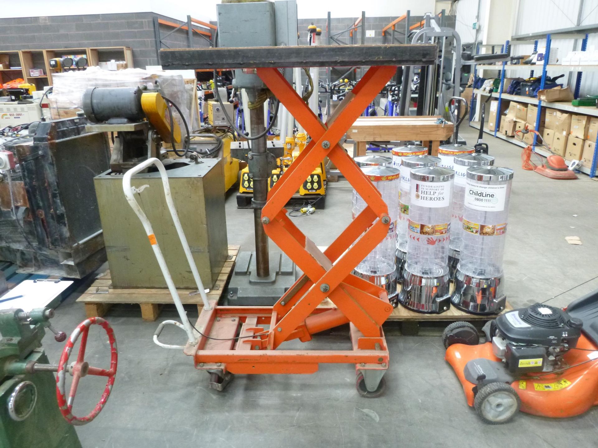 A Heavy Duty Mobile Lift Trolley - Image 2 of 2