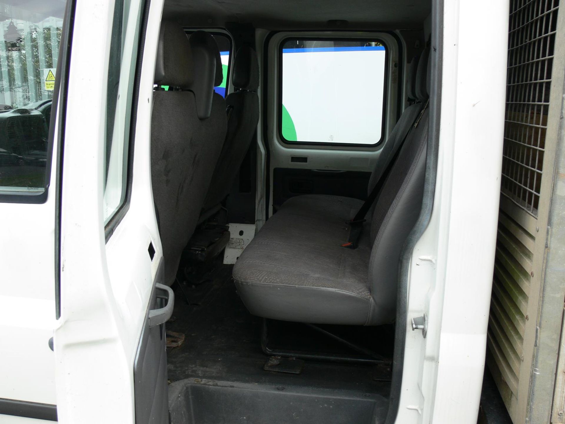A Ford Transit 350 MWB TD Double Cab/Crew Cab Light Goods Vehicle. 2402cc complete with aluminium - Image 11 of 35