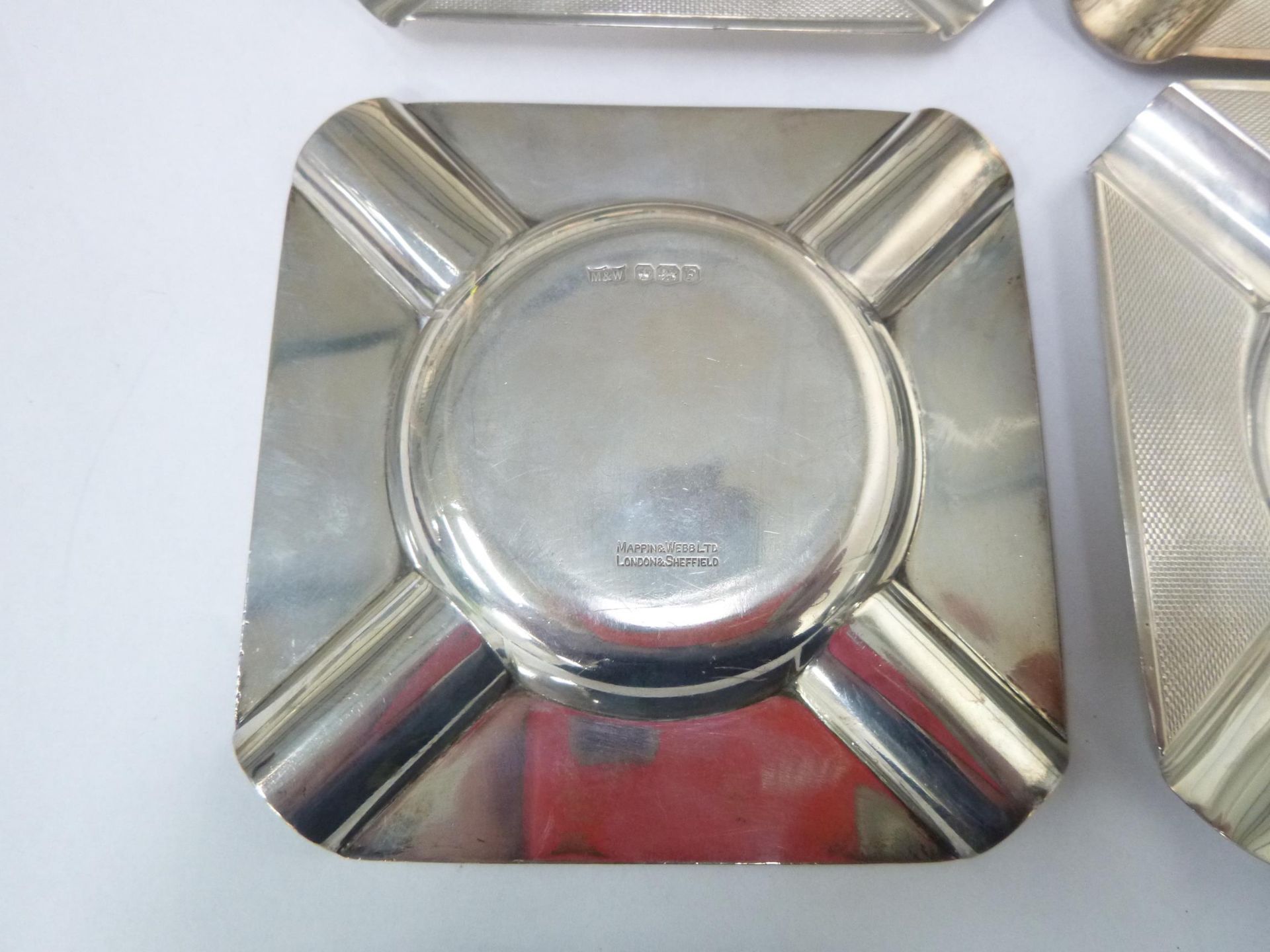 4 x Mappin & Webb Ltd silver ash trays - total weight approx 360g (4) (est. £120-£180) - Image 3 of 3