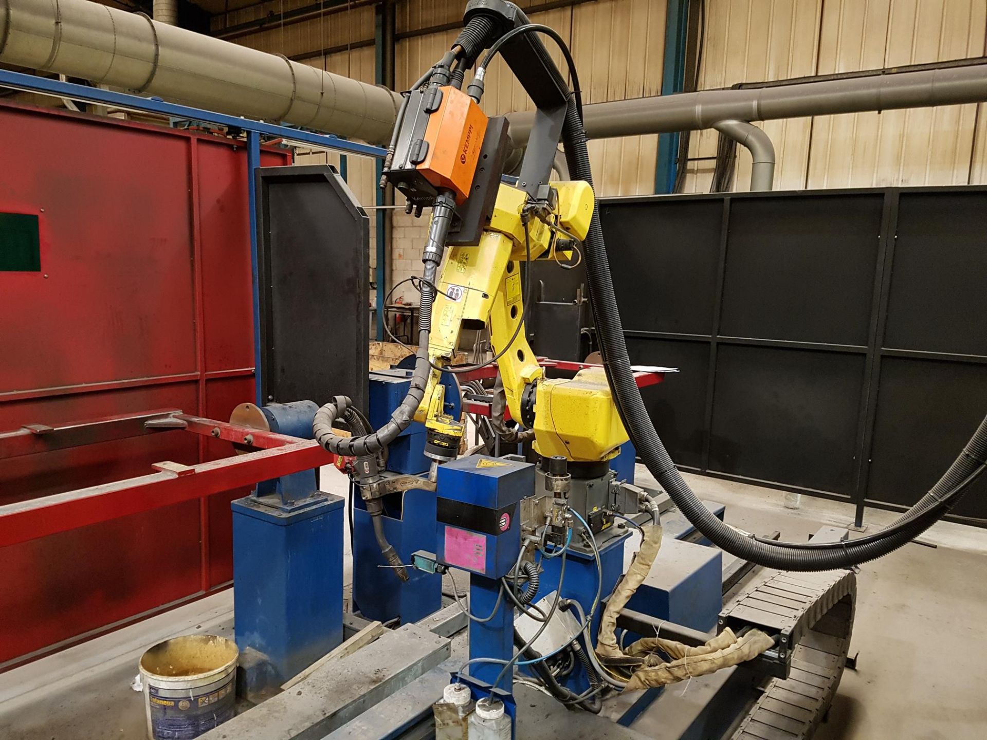 * A Complete Fanuc Robotic Welding Cell.