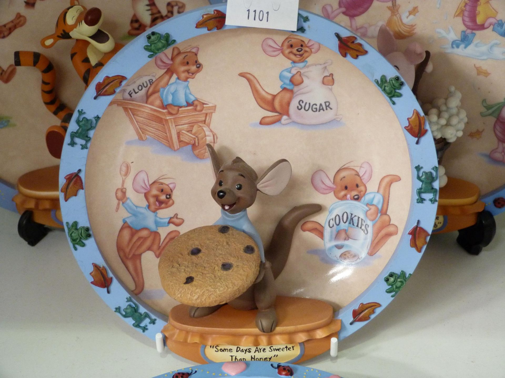 Two shelves to contain fourteen '100 Acres Days' Wall Hanging Display Plates of 'Winnie the Pooh' - Image 5 of 7