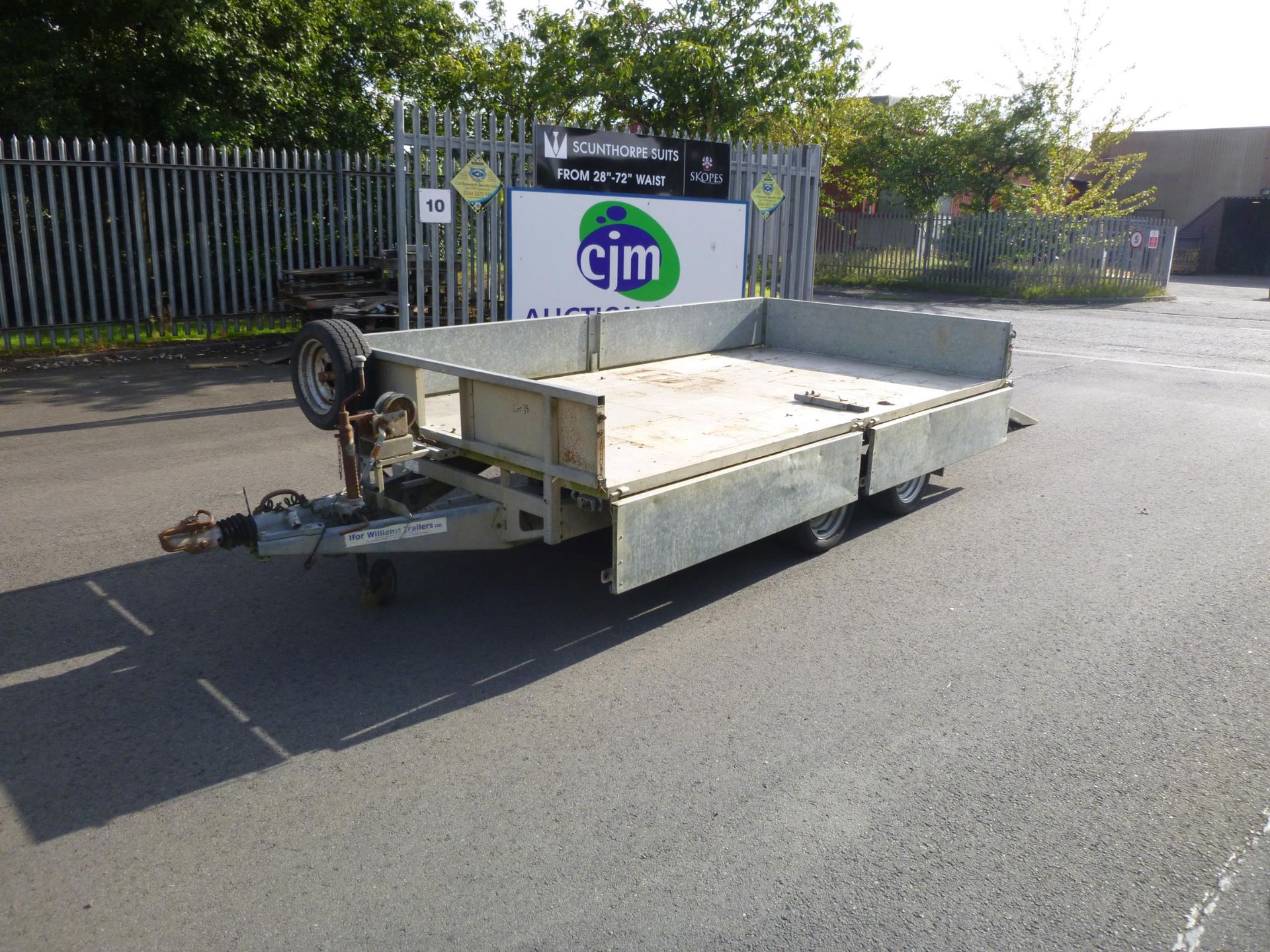 An Ifor Williams Twin Axle Galvanised Trailer Braked, 12V electrics,Ratchet Hand Winch, Rear legs - Image 4 of 13