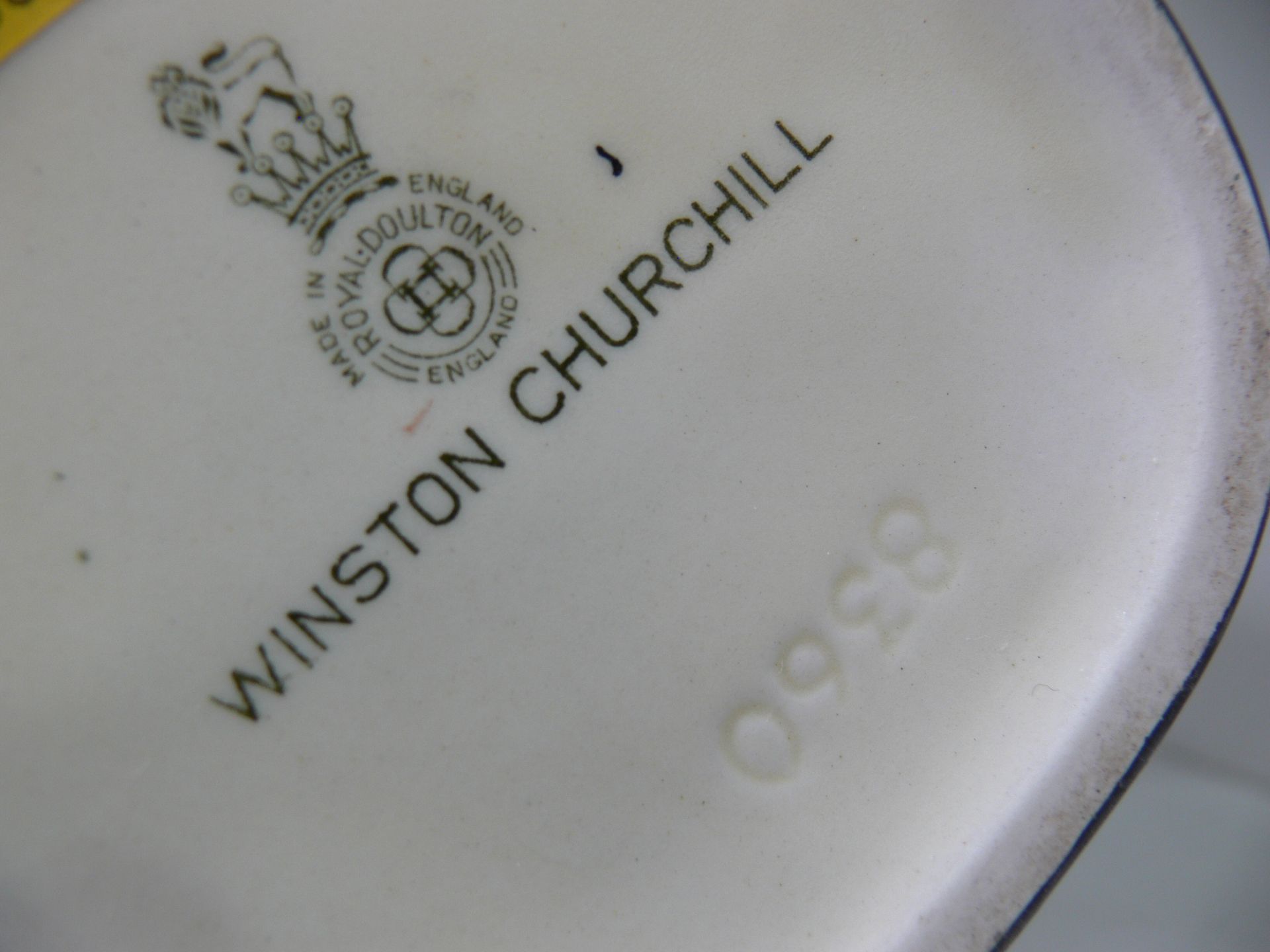 A Royal Doulton 'Sir Winston Churchill' - HN3057 Figurine accompanied by a Royal Doulton 'Winston - Bild 4 aus 4
