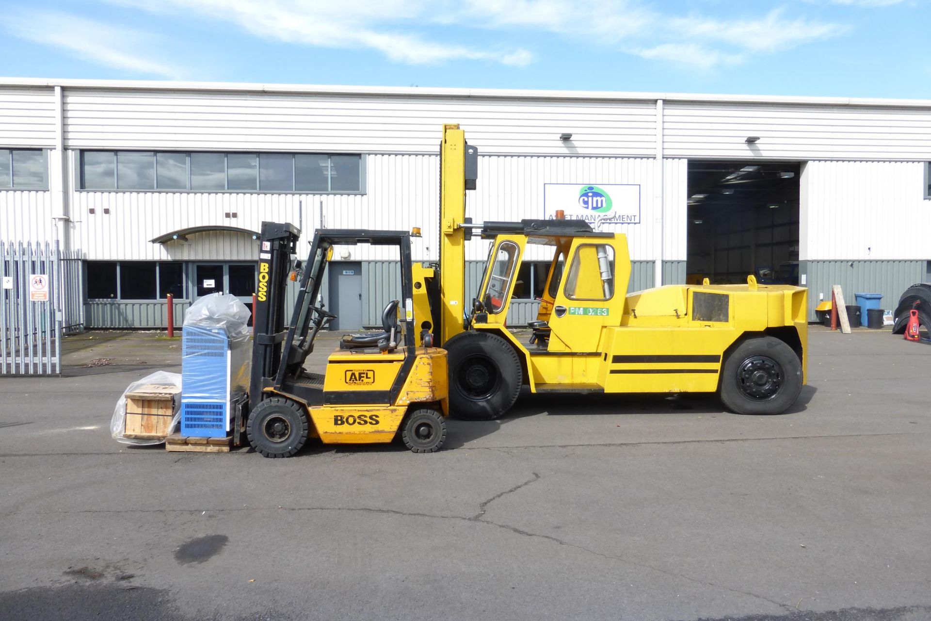 * Henley Heron 15T Diesel Perkins V8 Powered Forklift, c/w 8' Tynes. - Image 14 of 19